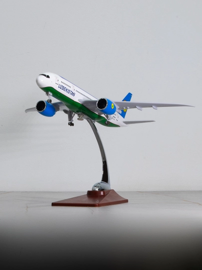 Boeing 787-8 Dreamliner samolyoti modeli, Uzbekistan Airways Uzairways 29sm Metall+plastik - 