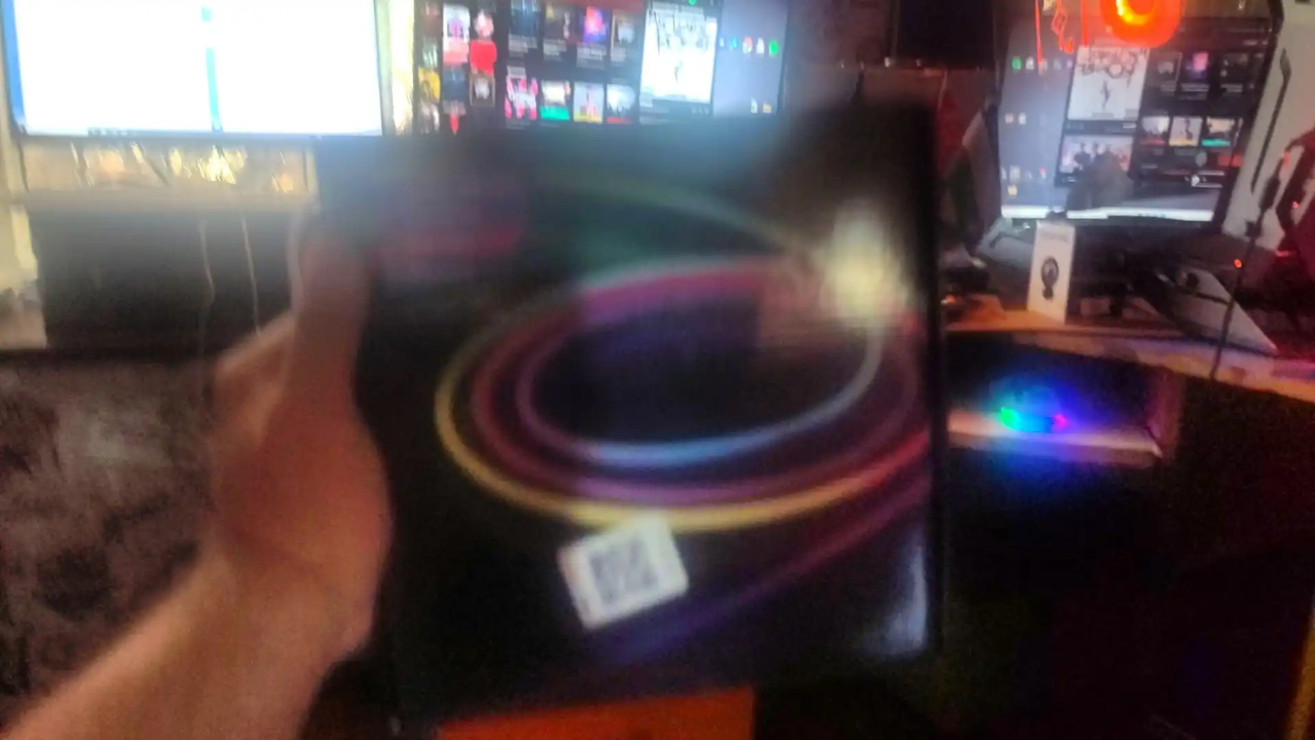 Egiluvchan neon LED tasmasi, RGB LED pulti, tovushga rangli reaksiya