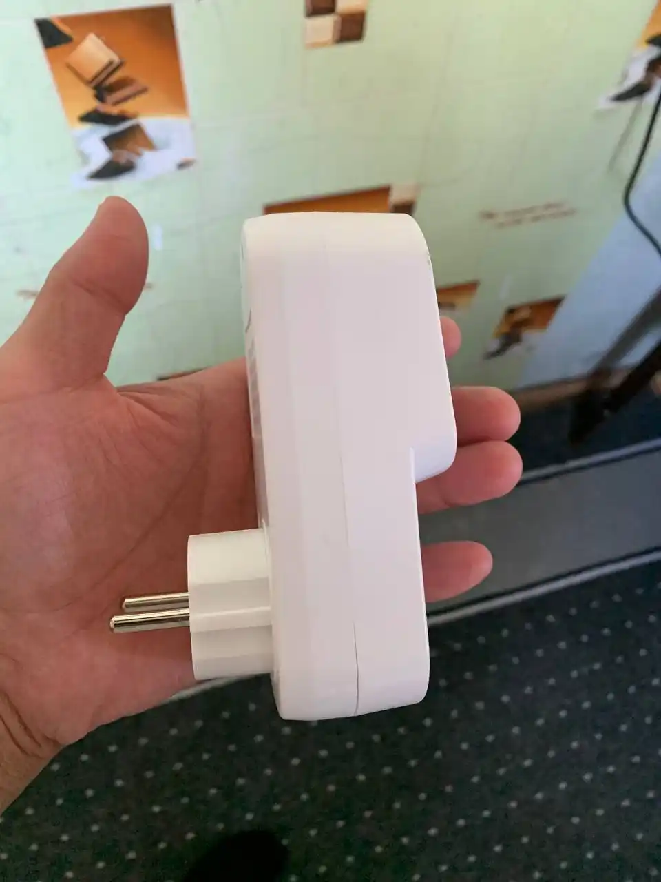 220V rozetka uchun 16A kuchlanish va tok relesi,sakrashlardan himoya,voltmetr va ampermetr