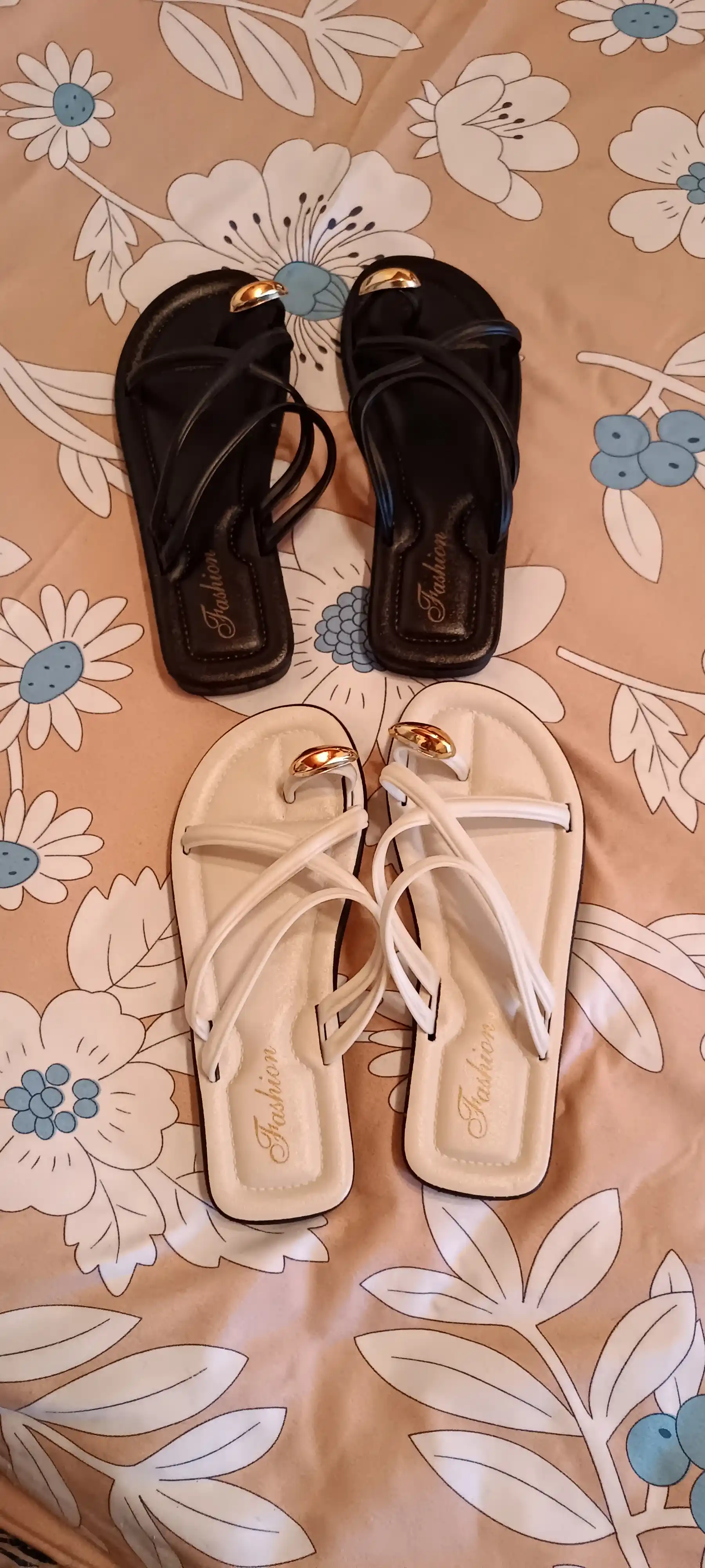 Ayollar va qizlar uchun yozgi tapochkalar, qulay slanslar, yengil sandal, sayr shippaklar