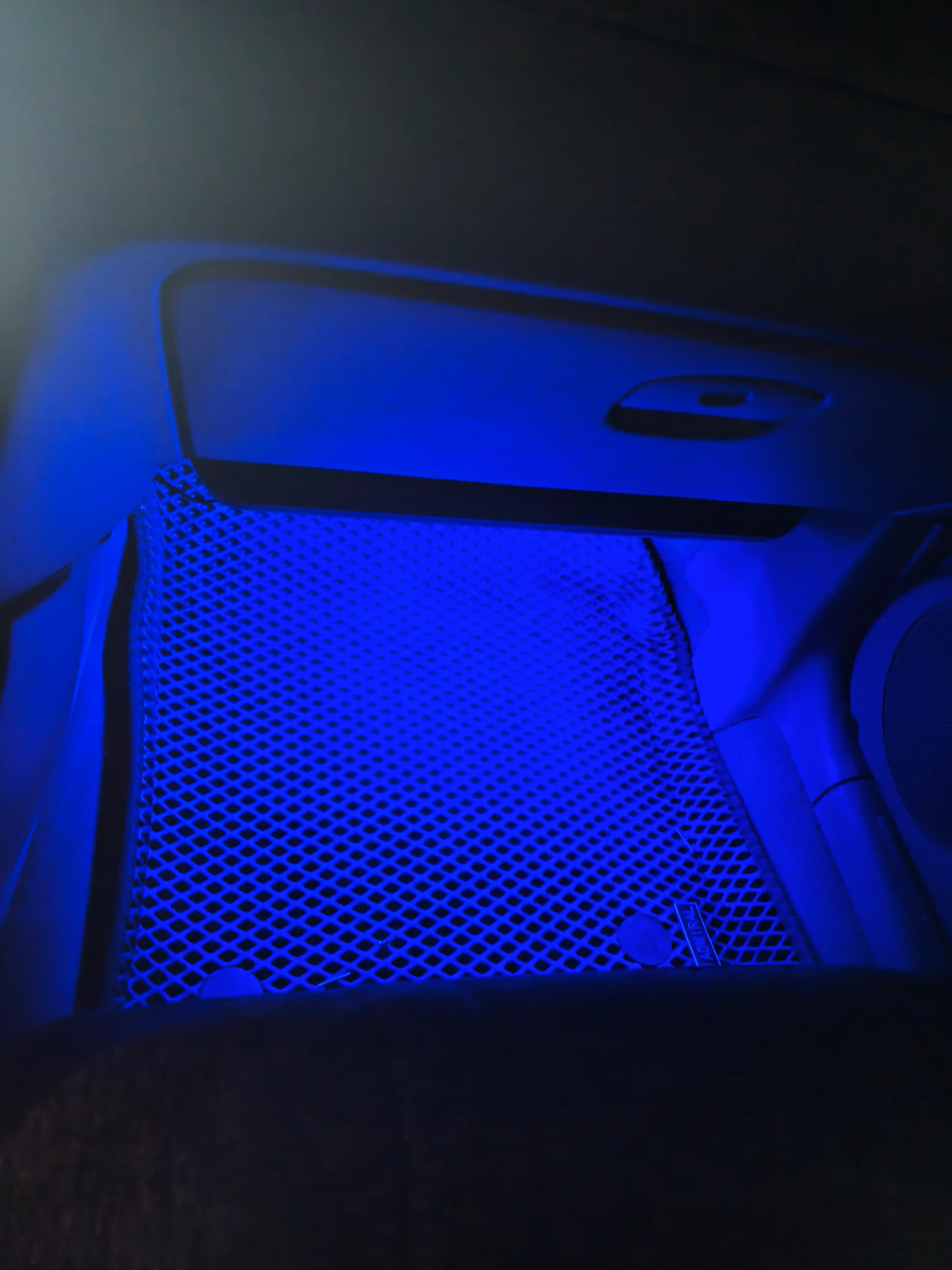 Avtomobil chiroqlari uchun LED lenta