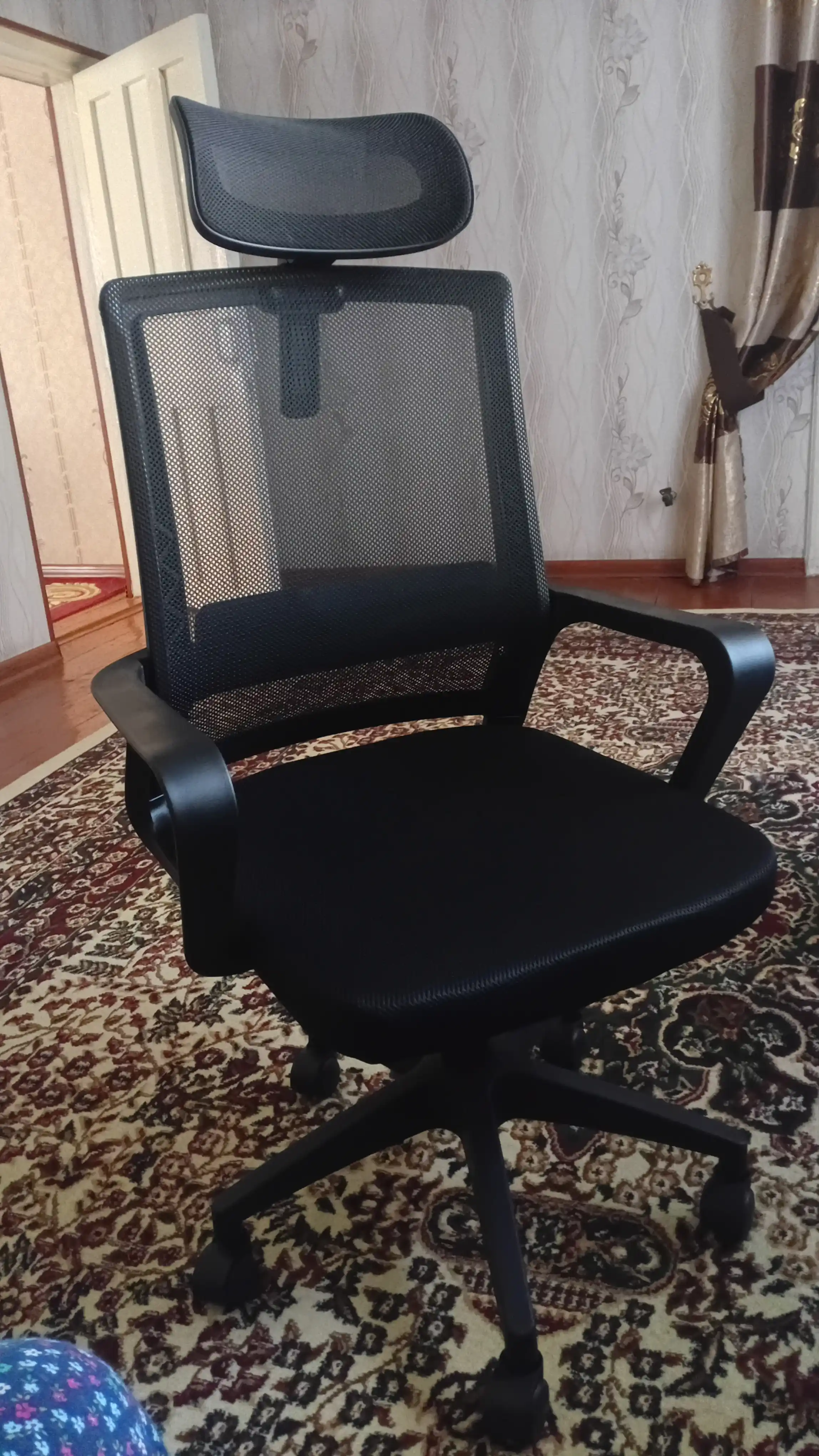 To‘rli ofis kreslosi