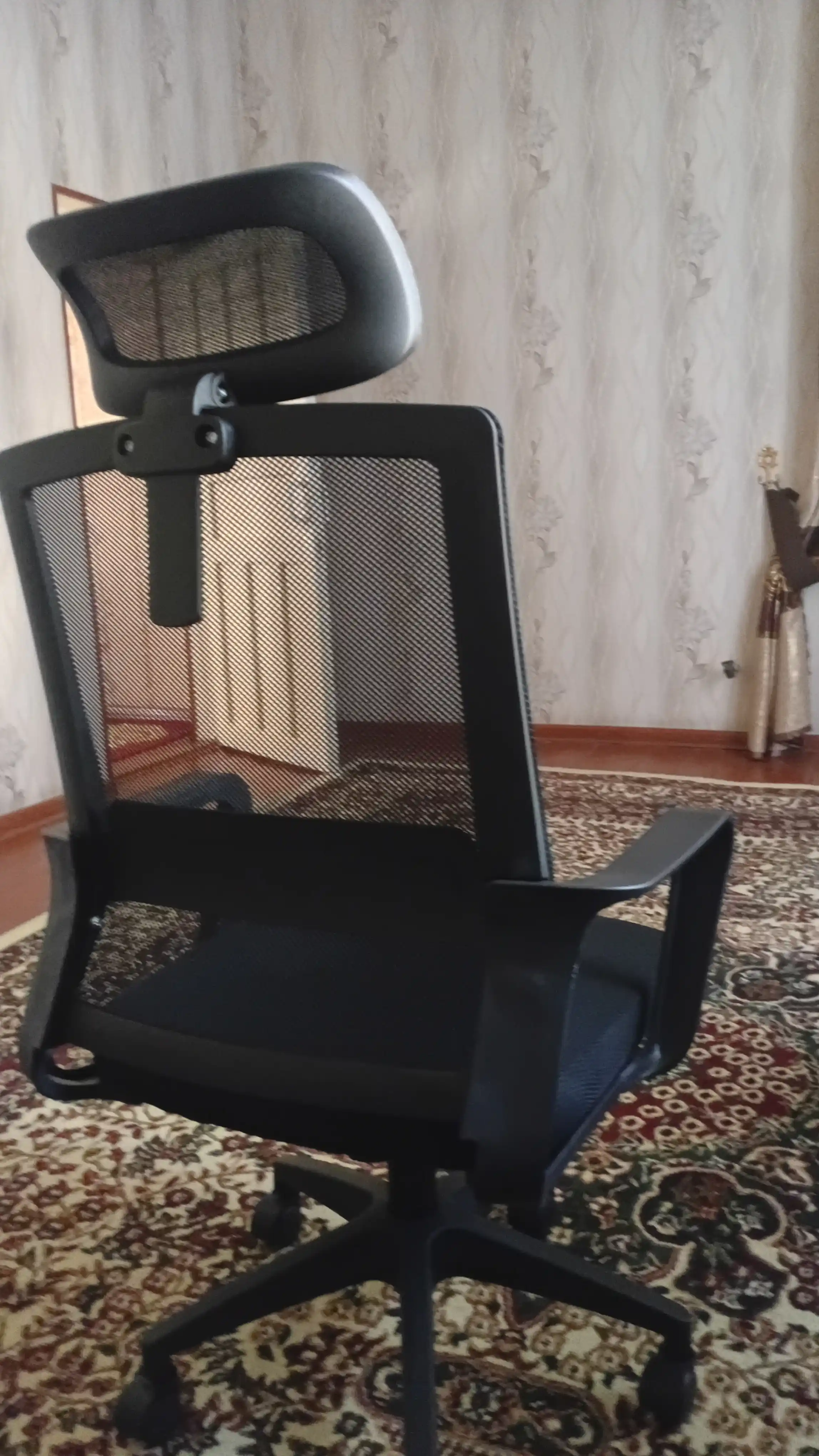 To‘rli ofis kreslosi
