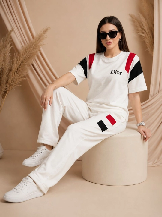 Ayollar uchun yozgi sport kostyumi, ikki qismli, oversize futbolka, keng shim, standart