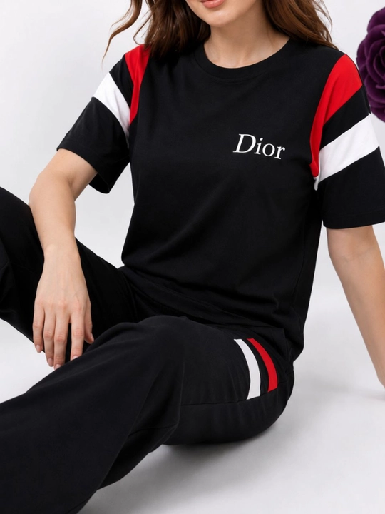 Ayollar uchun yozgi sport kostyumi, ikki qismli, oversize futbolka, keng shim, standart