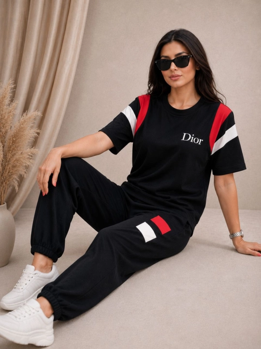 Ayollar uchun yozgi sport kostyumi, ikki qismli, oversize futbolka, keng shim, standart