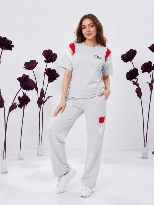 Ayollar uchun yozgi sport kostyumi, ikki qismli, oversize futbolka, keng shim, standart
