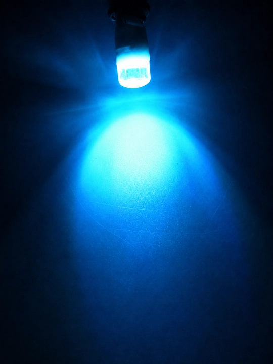 Avtomobil va skuterlar uchun universal diodli mini lampa
