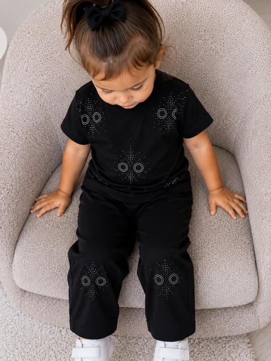 1,5 - 4 yoshgacha bo‘lgan qizlar uchun pijama, to‘plam: futbolka va keng palatsso shimi