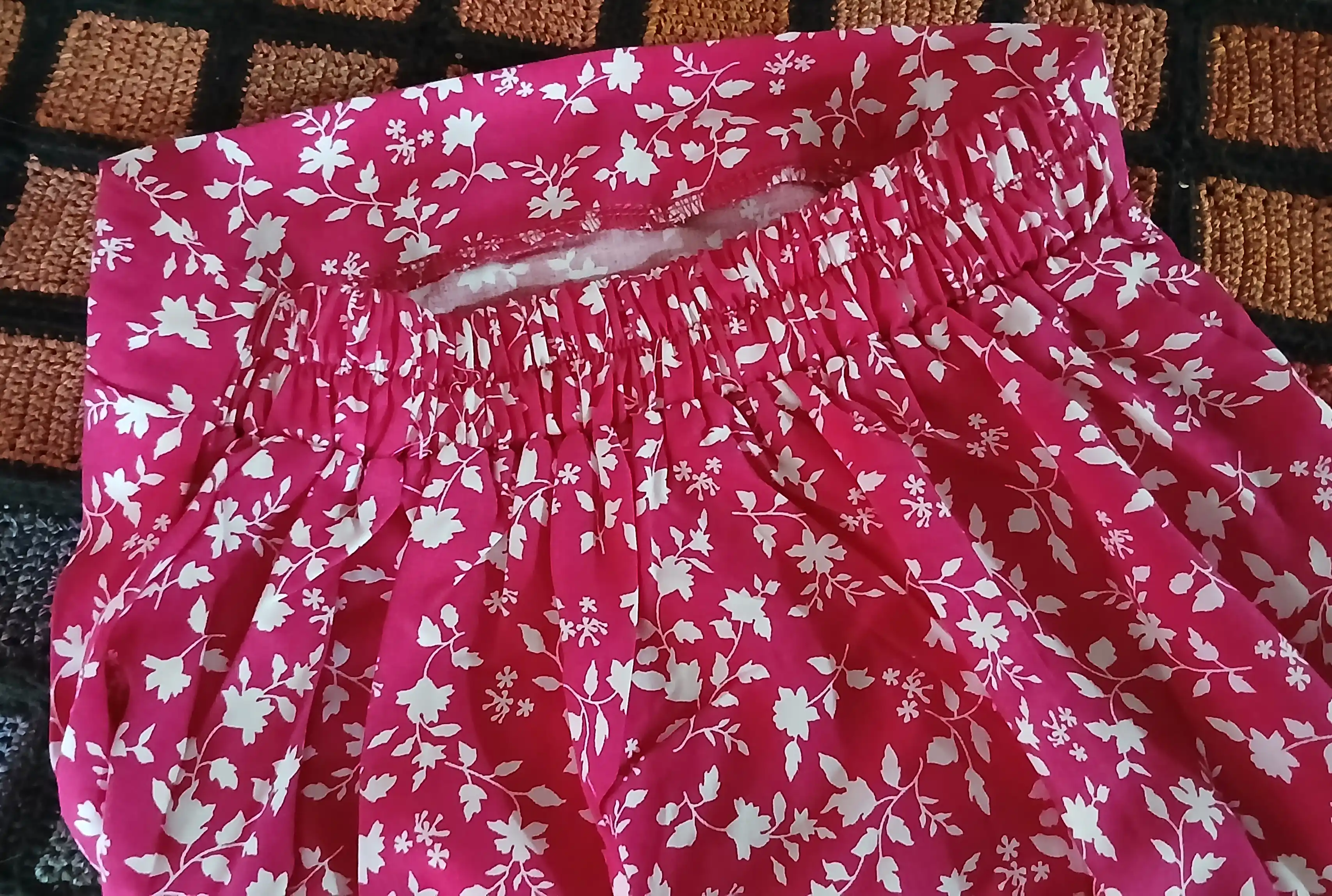 Kesikli yozgi midi yubka