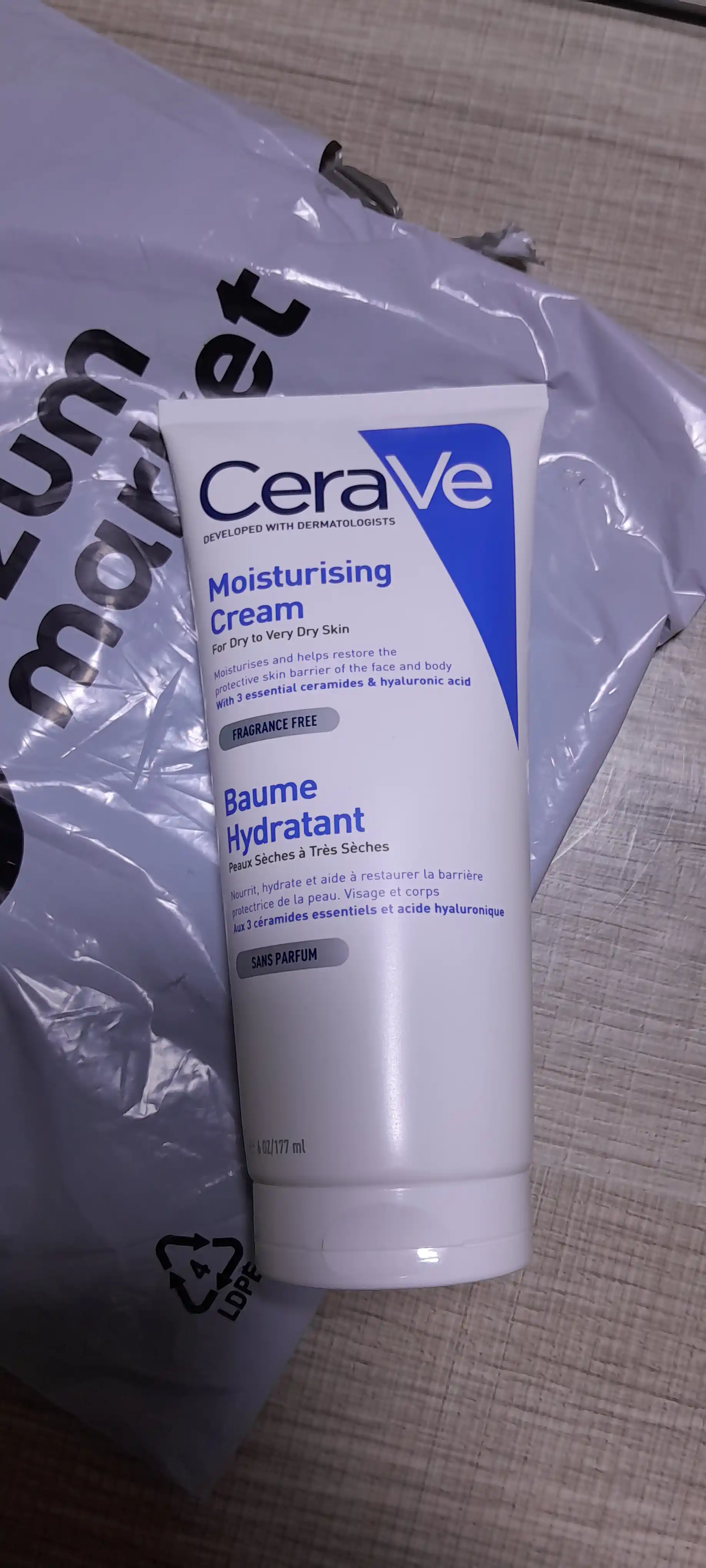 CeraVe Quruq va juda quruq yuz va badan terisi uchun namlantiruvchi krem, (177 ml)