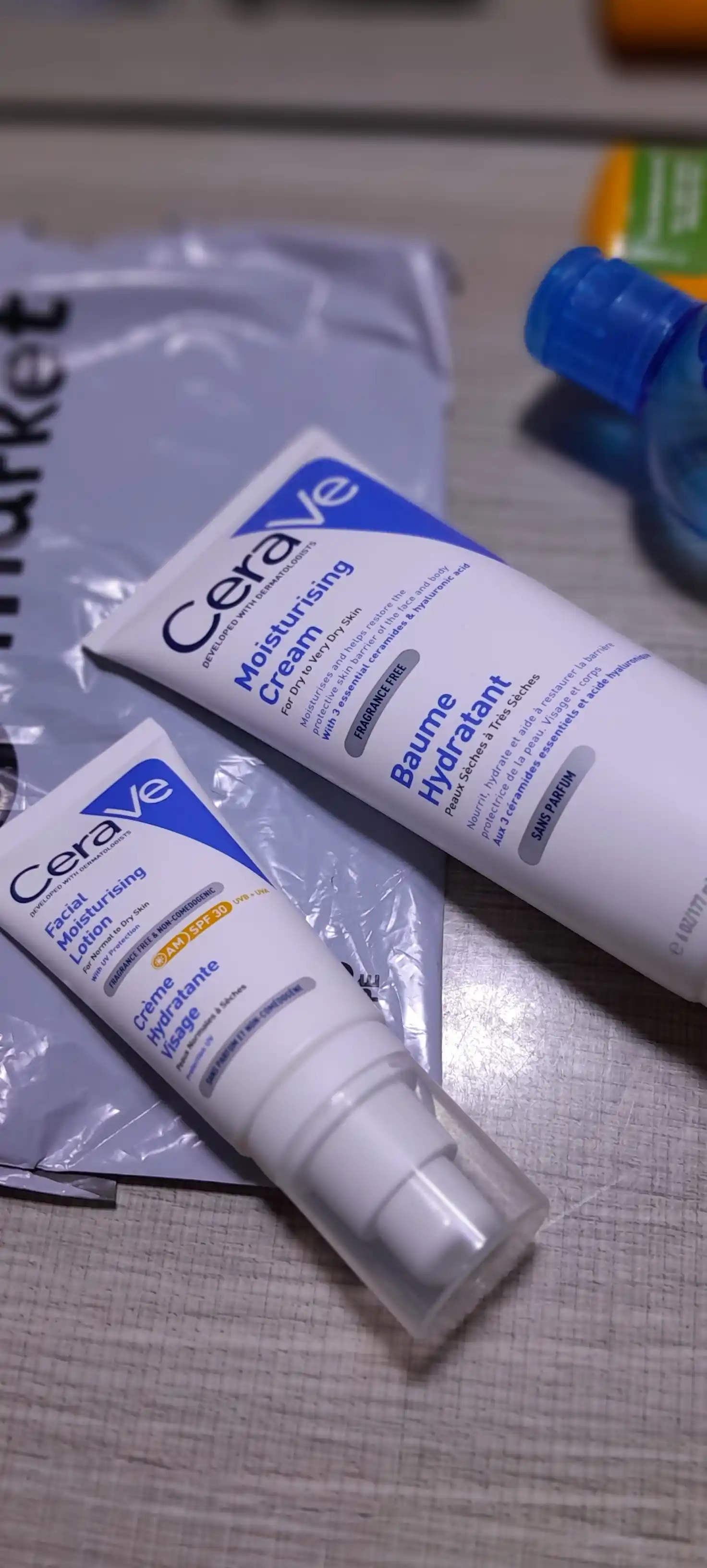 CeraVe Quruq va juda quruq yuz va badan terisi uchun namlantiruvchi krem, (177 ml)