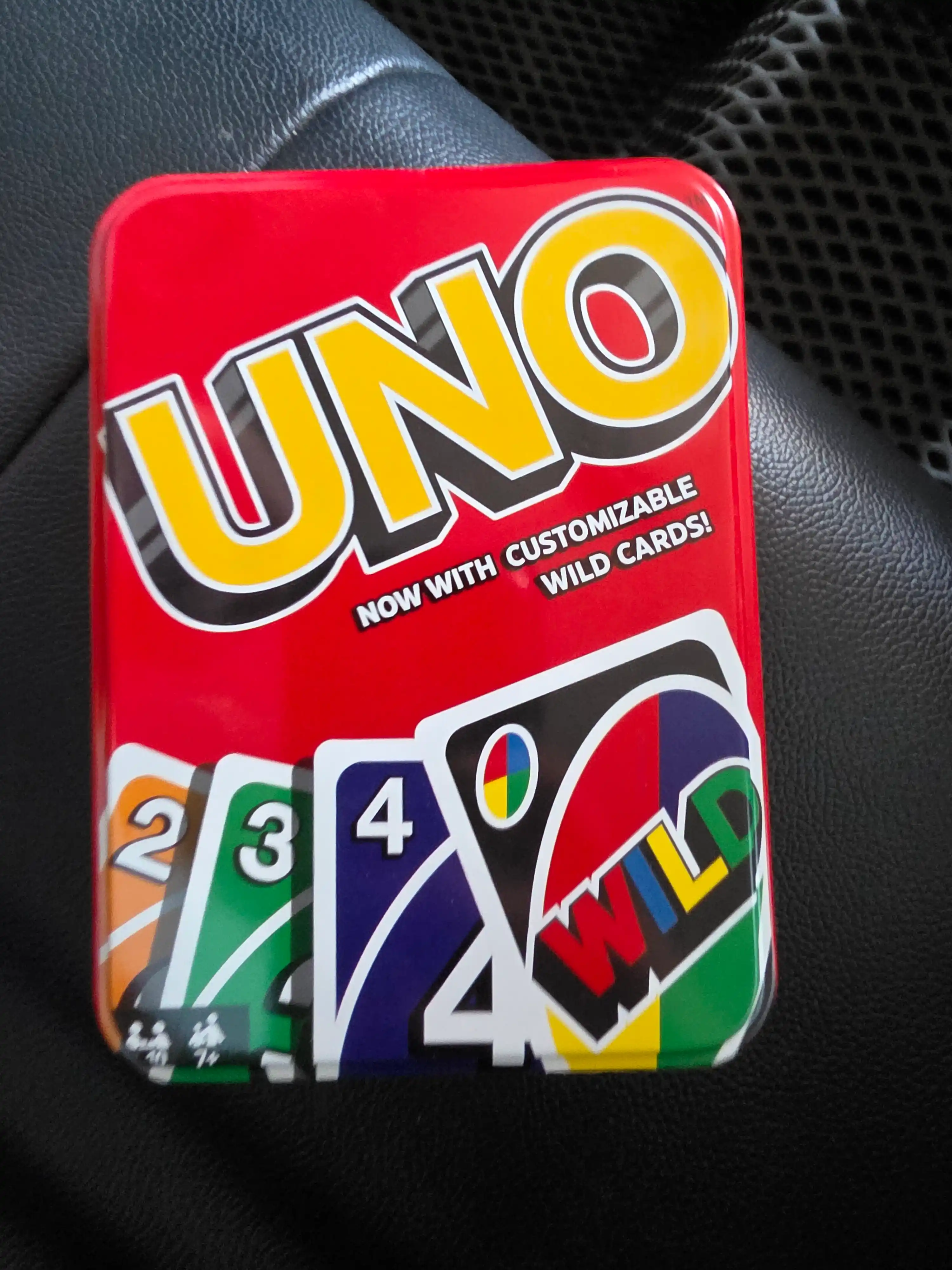 Карточная игра UNO для всей семьи и компании друзей