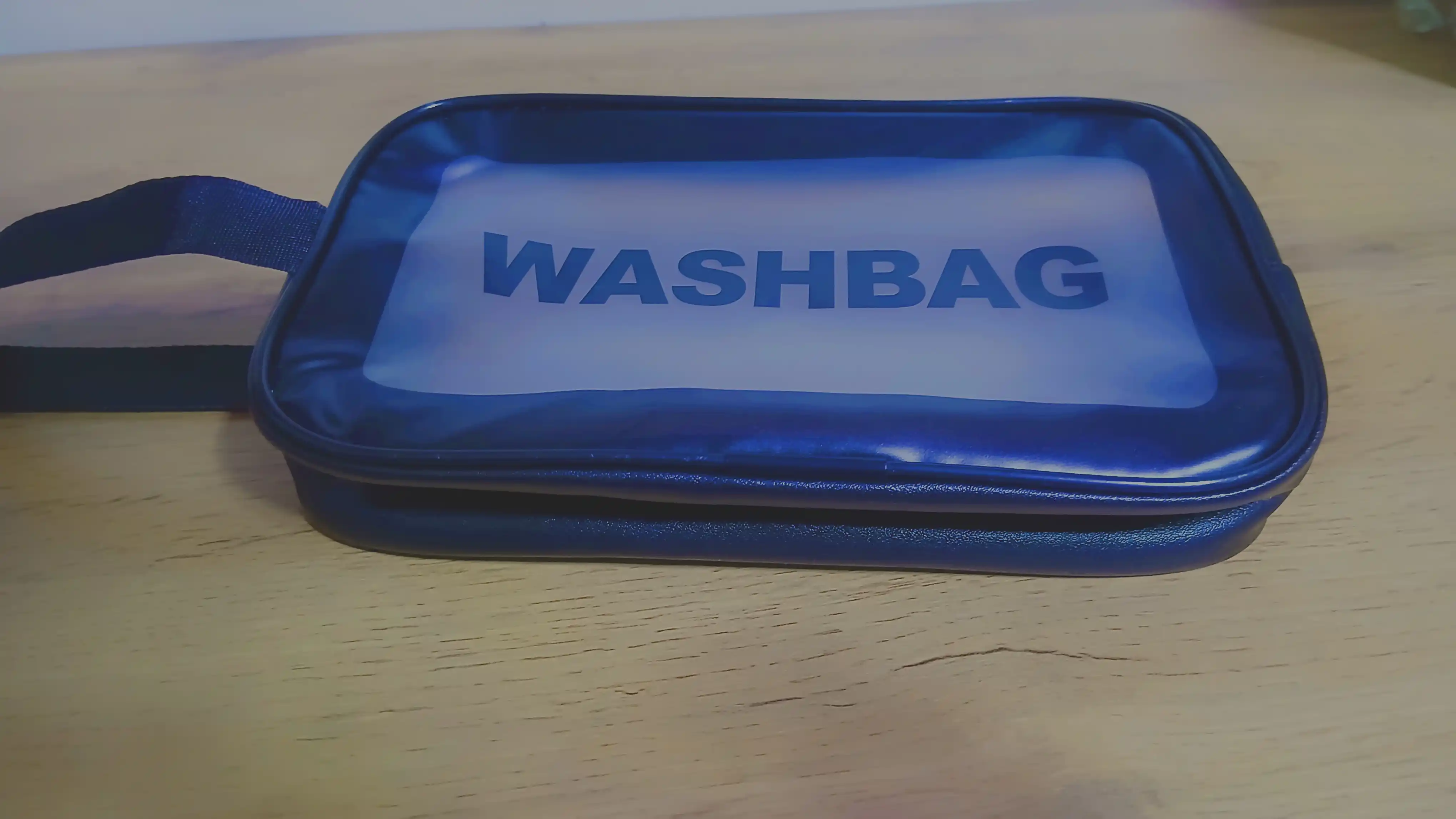 “WASHBAG” 4 xil o‘lchamli va 4 rangli suv o‘tkazmaydigan kosmetik sumkalar (PVX-neylon)