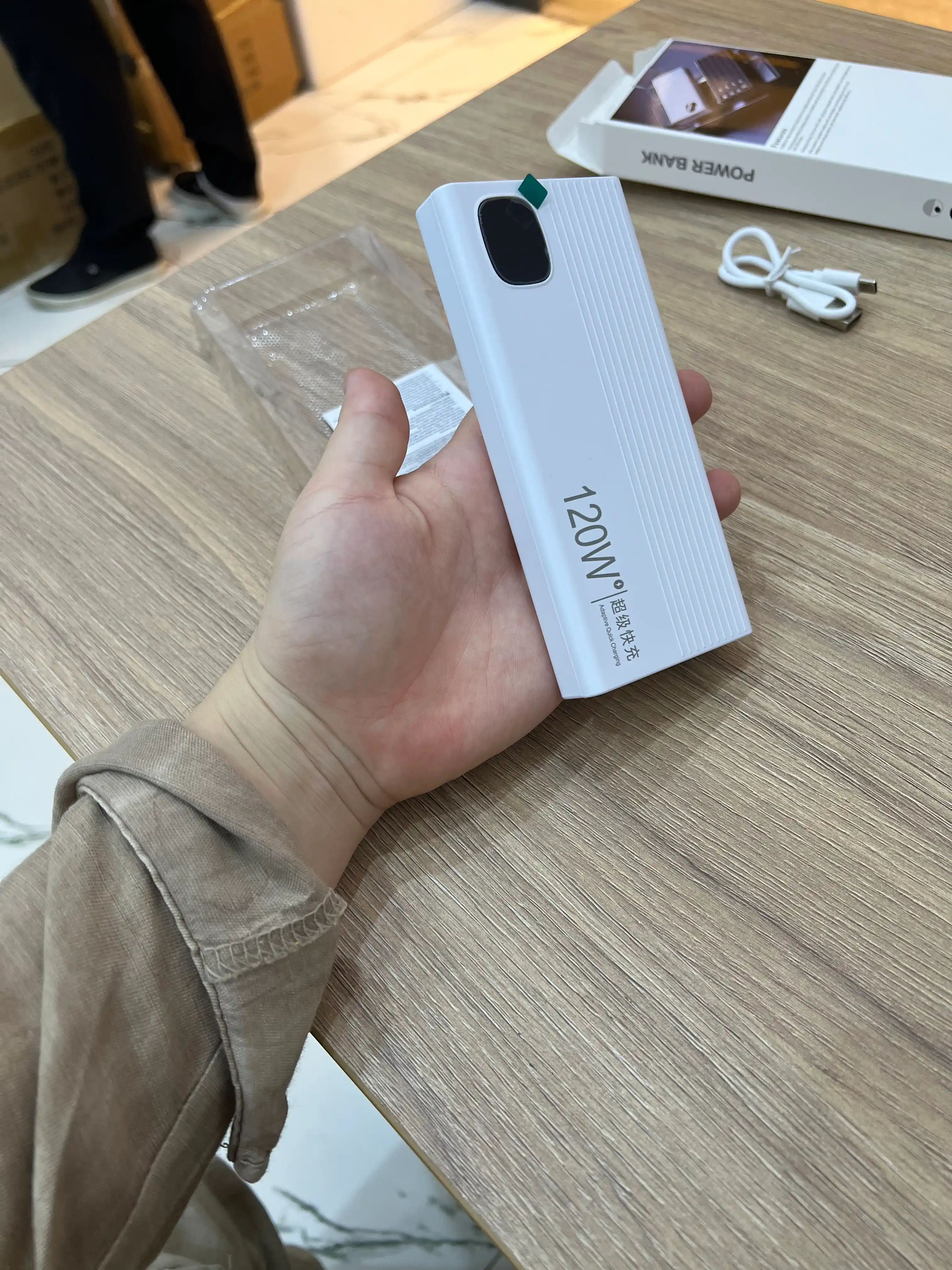 Power Bank 20000 мАч, быстрая зарядка 120 Вт, 4 внутренних кабеля, USB-разъем