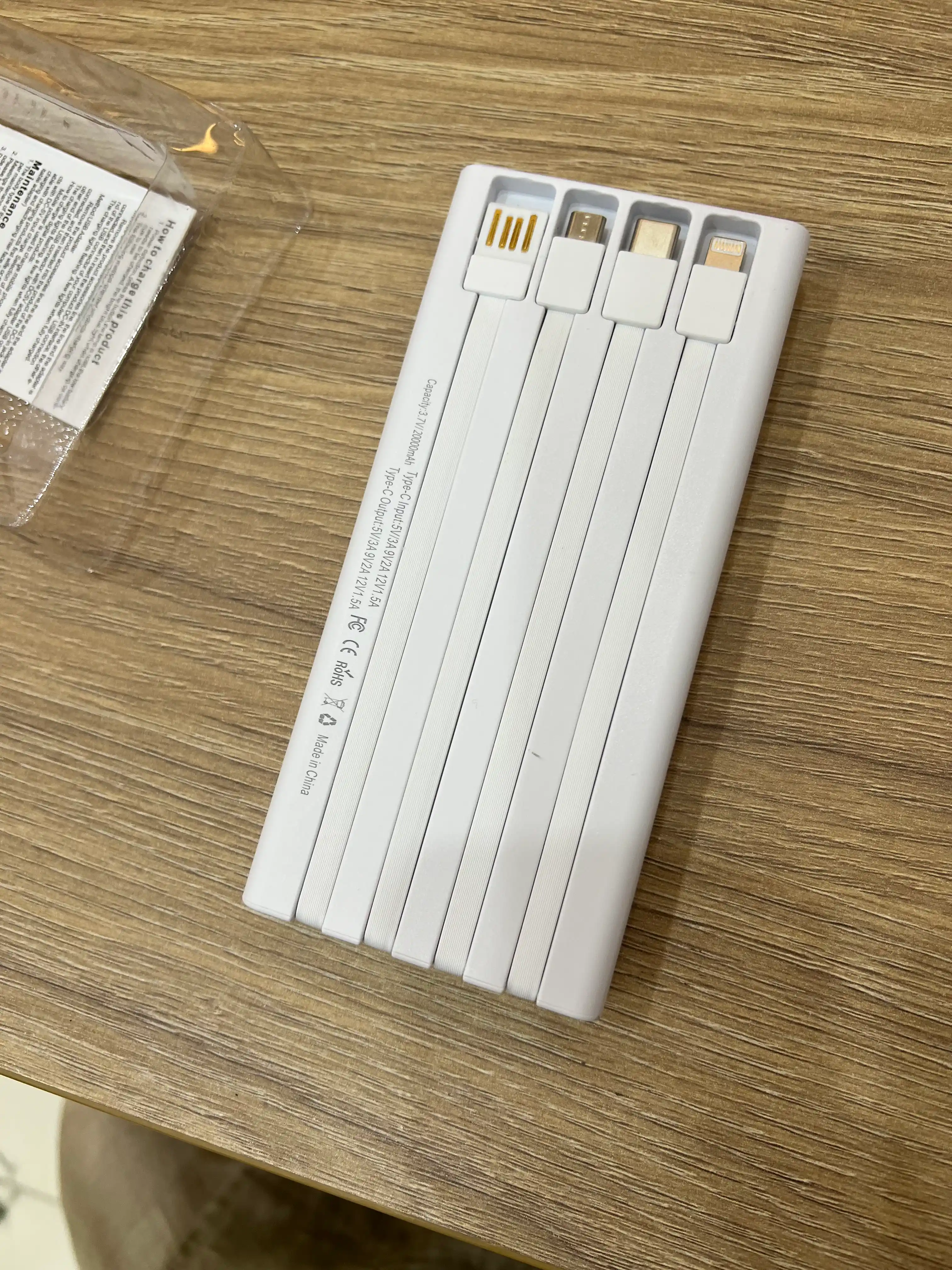 Power Bank 20000 мАч, быстрая зарядка 120 Вт, 4 внутренних кабеля, USB-разъем