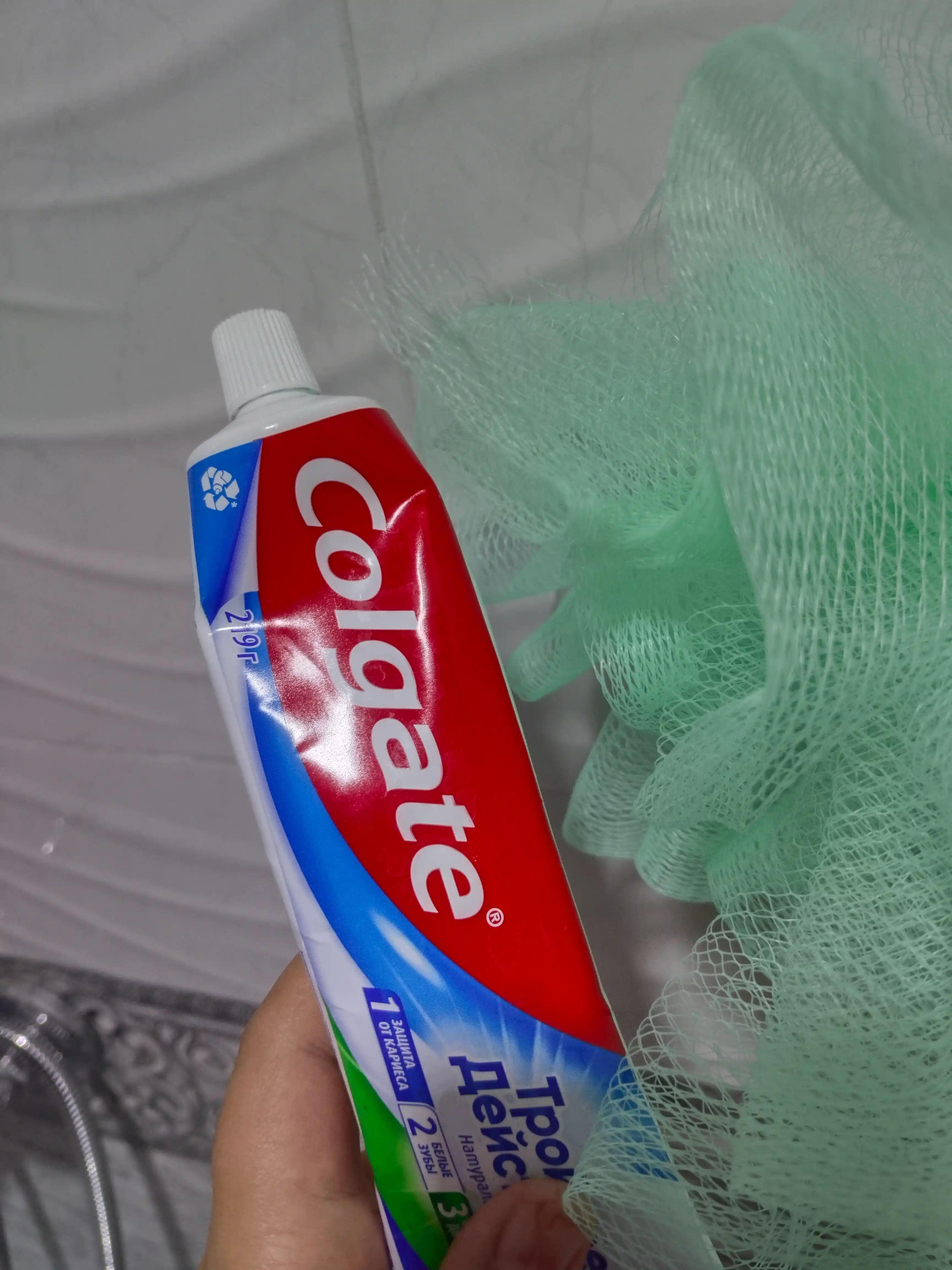 Зубная паста Colgate Triple Action, 150 мл