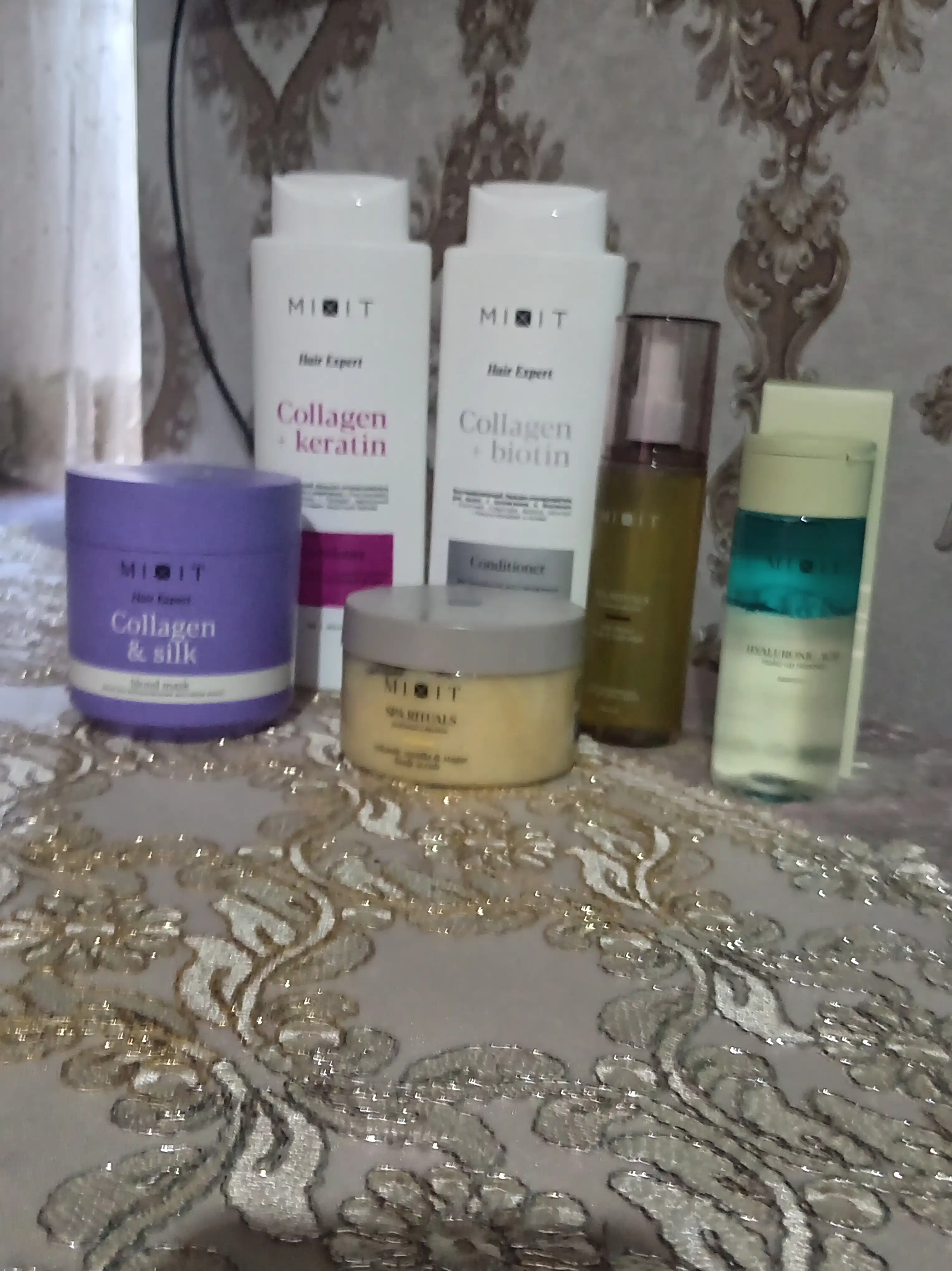 MIXIT Kollagen va keratin bilan laminatsiya qiluvchi balzam-konditsioner 400 ml