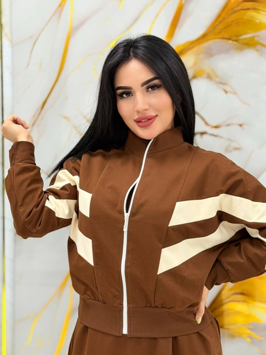 Ayollar abaya uslubidagi ikki qismli kiyim, uzun ko'ylak va jaket