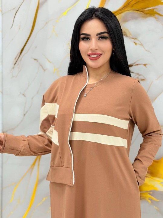 Ayollar abaya uslubidagi ikki qismli kiyim, uzun ko'ylak va jaket