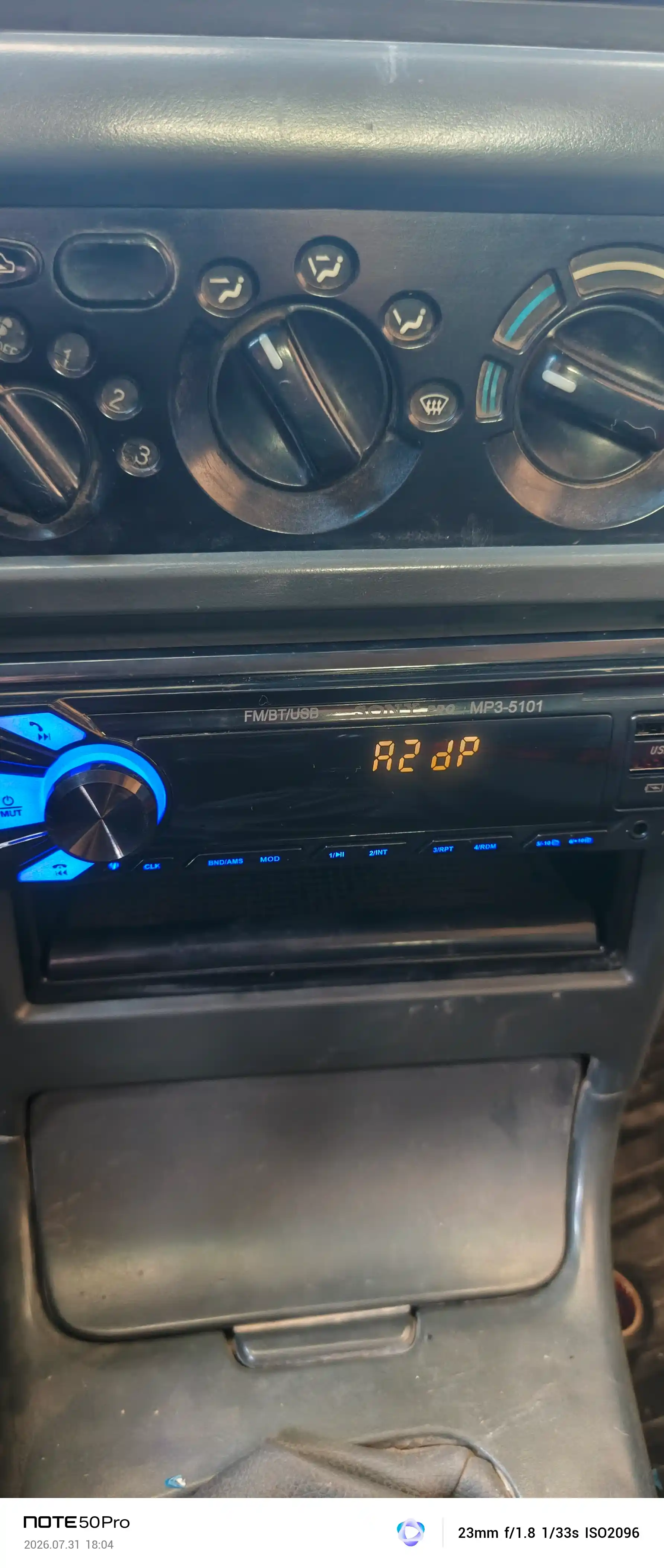 Avtomobil radiosi MP3 pleer Pioner Bluetooth USB AUX FM Y-GOLD 1747