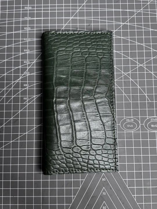 Portmone ayollar uchun tabiiy charmdan Black Gator - 