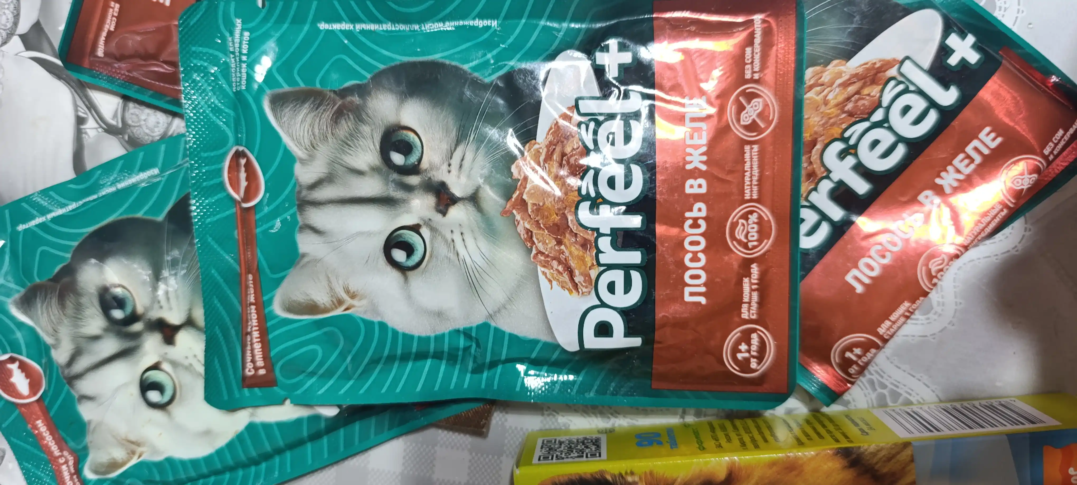 Perfeel+ mushuklar uchun nam yem ljeledagi losos balig'i  75 gr 5 dona