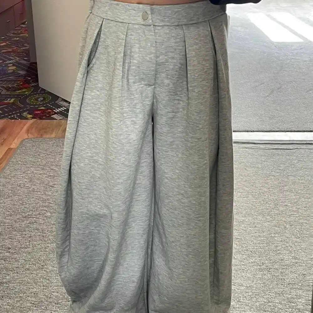 Ayollar uchun katta o‘lchamli Y2K keng shim (oversize) jogger