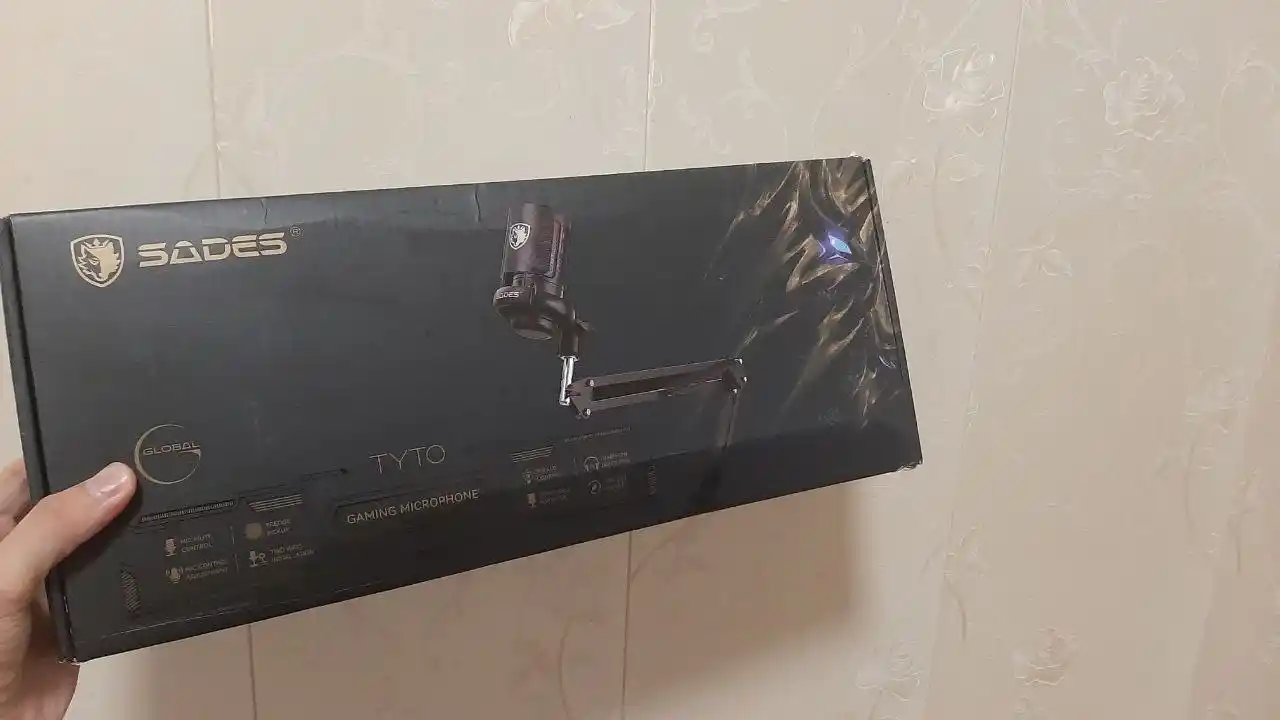 SADES — игровой микрофон с RGB-подсветкой, кронштейном и поп-фильтром для стриминга