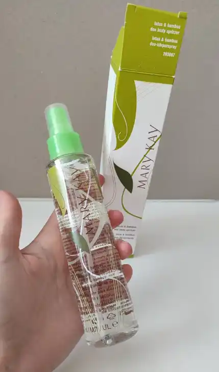 Tana uchun Mary kay nilufar va bambuk spreyi, 147 ml