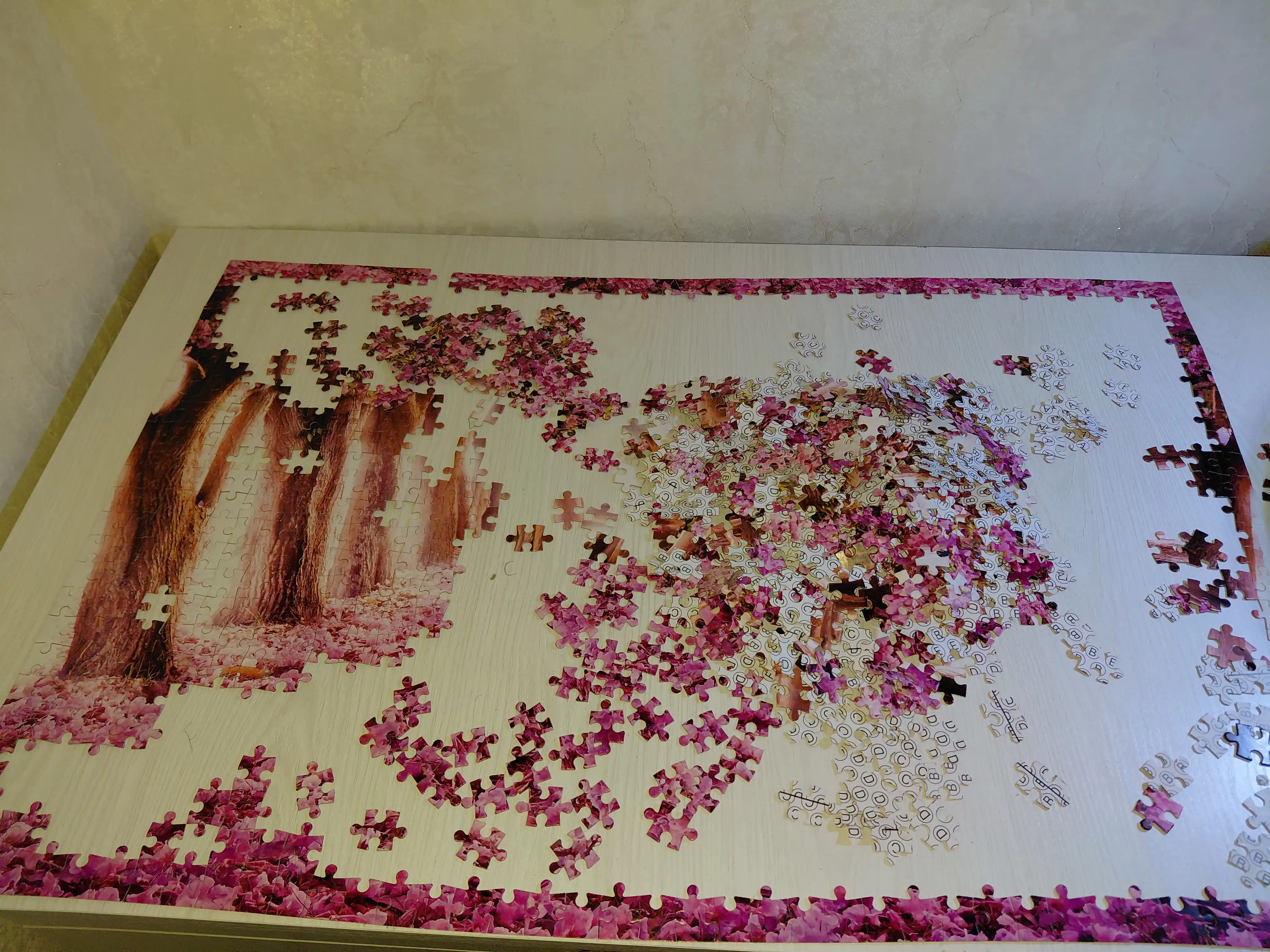 1000 donalik “Puzzle” – 50x75 sm, kattalikdagi mantiqiy rivojlantiruvchi o‘yin