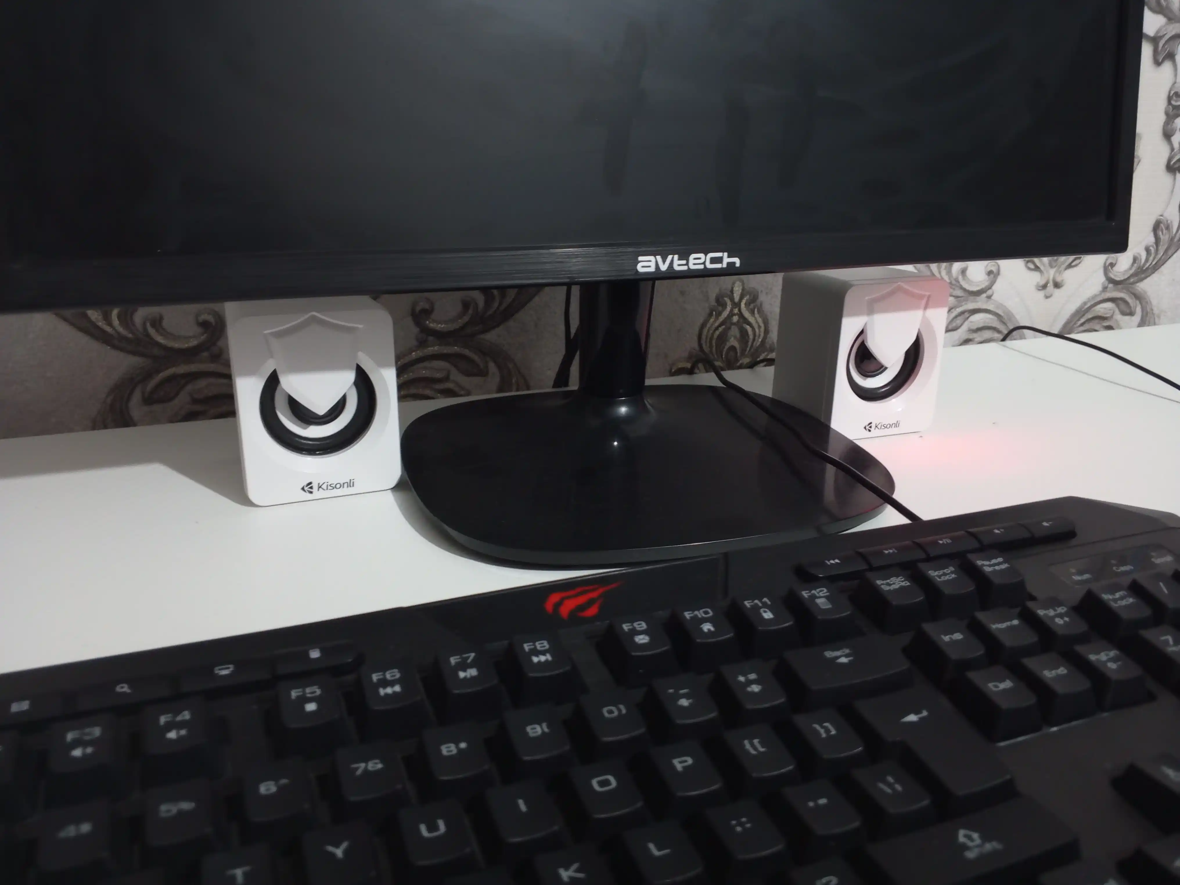 Колонки для компьютера Kisonli L-1030 5 Вт, 2.0, питание от USB, RGB подсветка