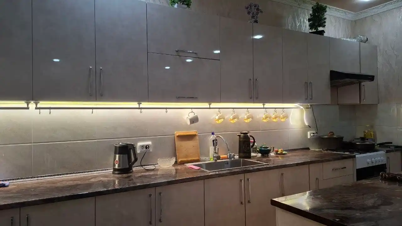COB LED lenta 220V 8mm 288D vilkali 3 rang 10sm kesish uy dekor yoritish