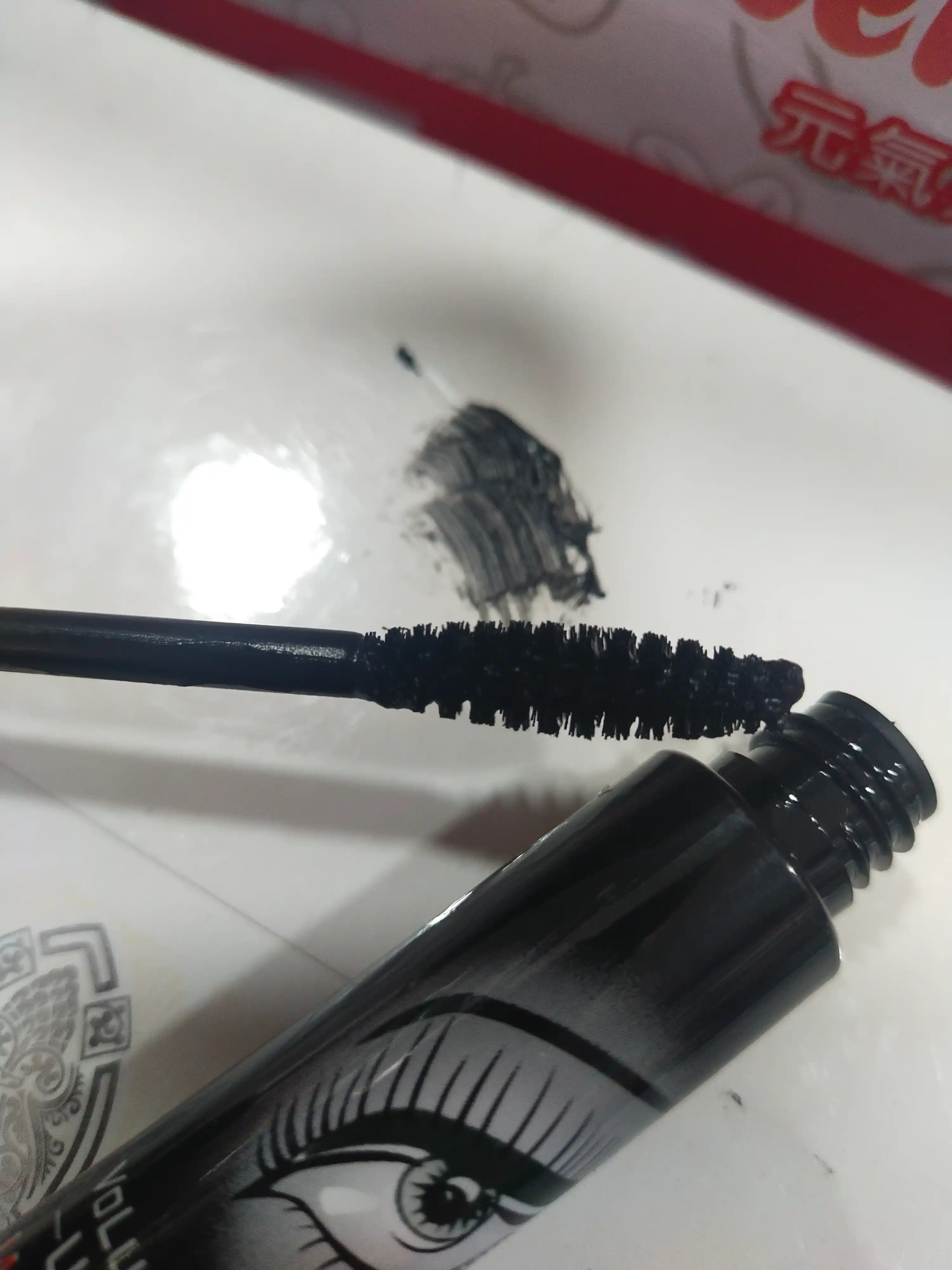 Kiprik uchun tush, uzaytiruvchi va suvga chidamli, Mascara, ko'z tush