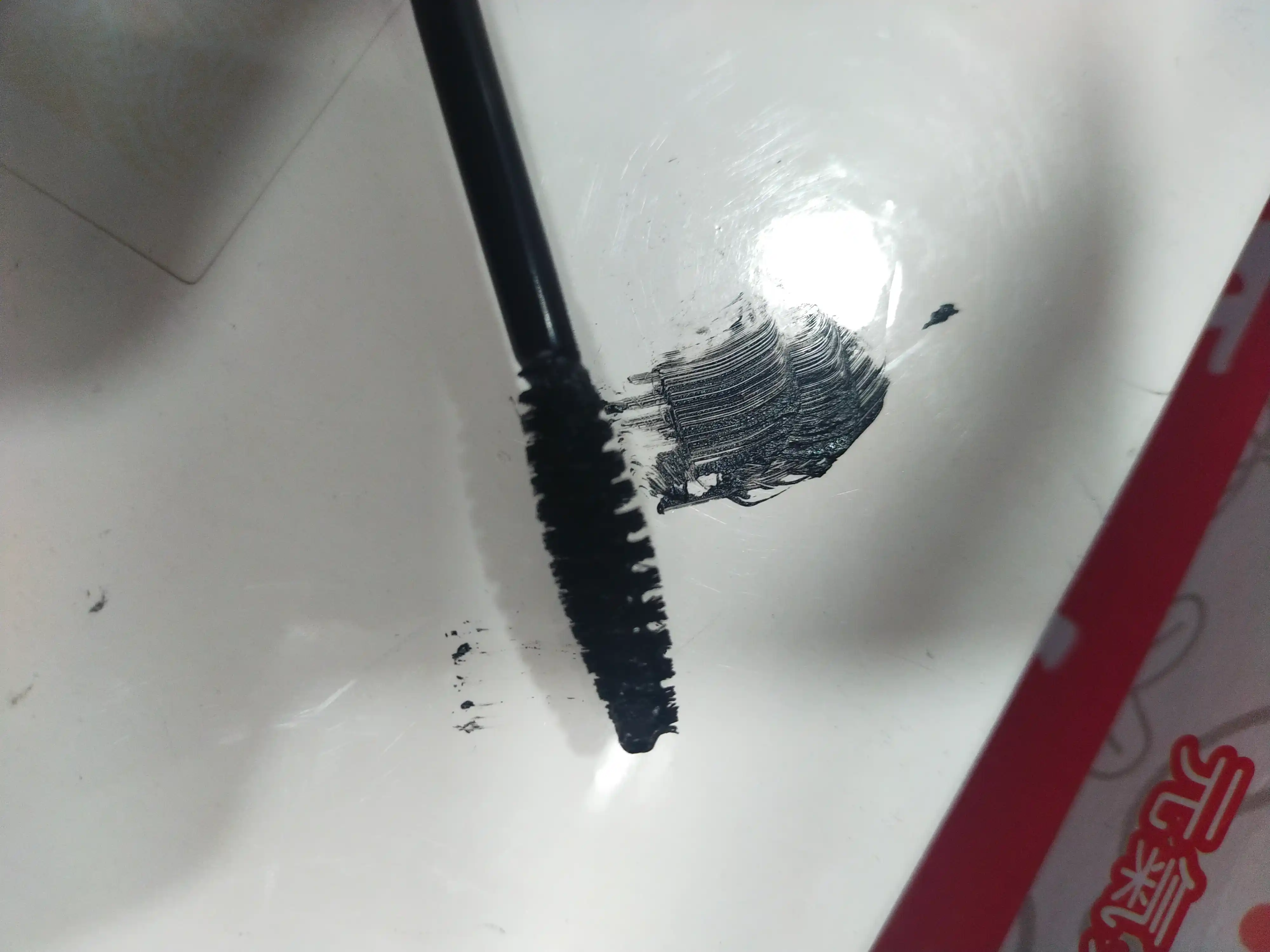 Kiprik uchun tush, uzaytiruvchi va suvga chidamli, Mascara, ko'z tush