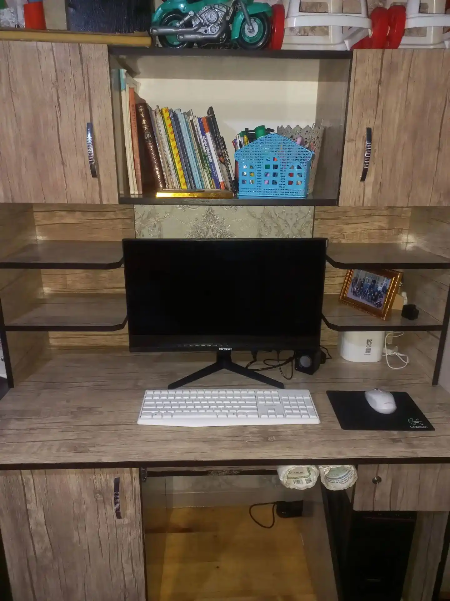 Ofis, uy va o'qish uchun shaxsiy kompyuter, Windows o'rnatilgan, Intel Core i5, 256 GB SSD