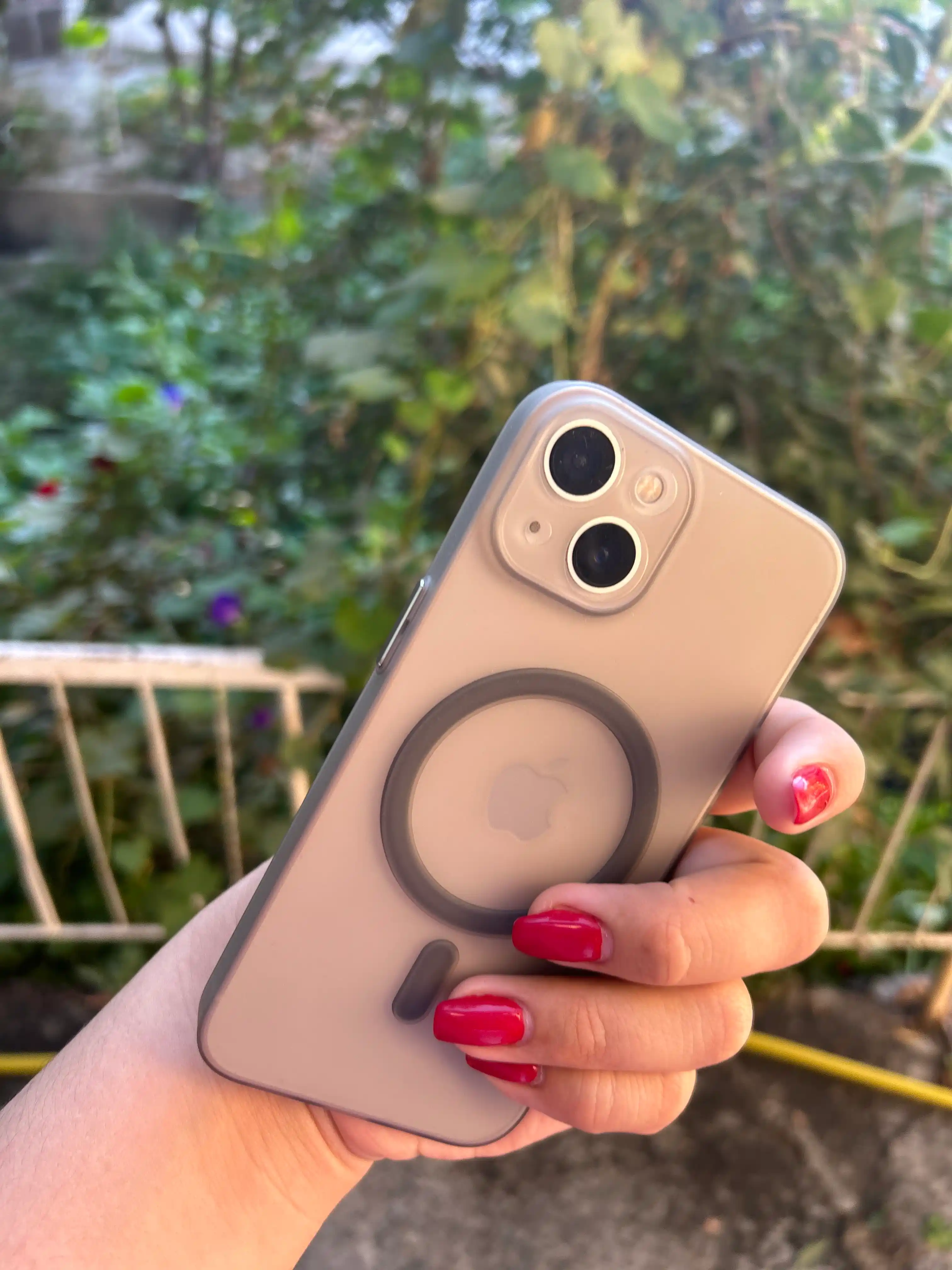 Смартфон Apple iPhone 13 , 128/256 ГБ, SIM+Esim (SIM), чехол и стекло в подарок