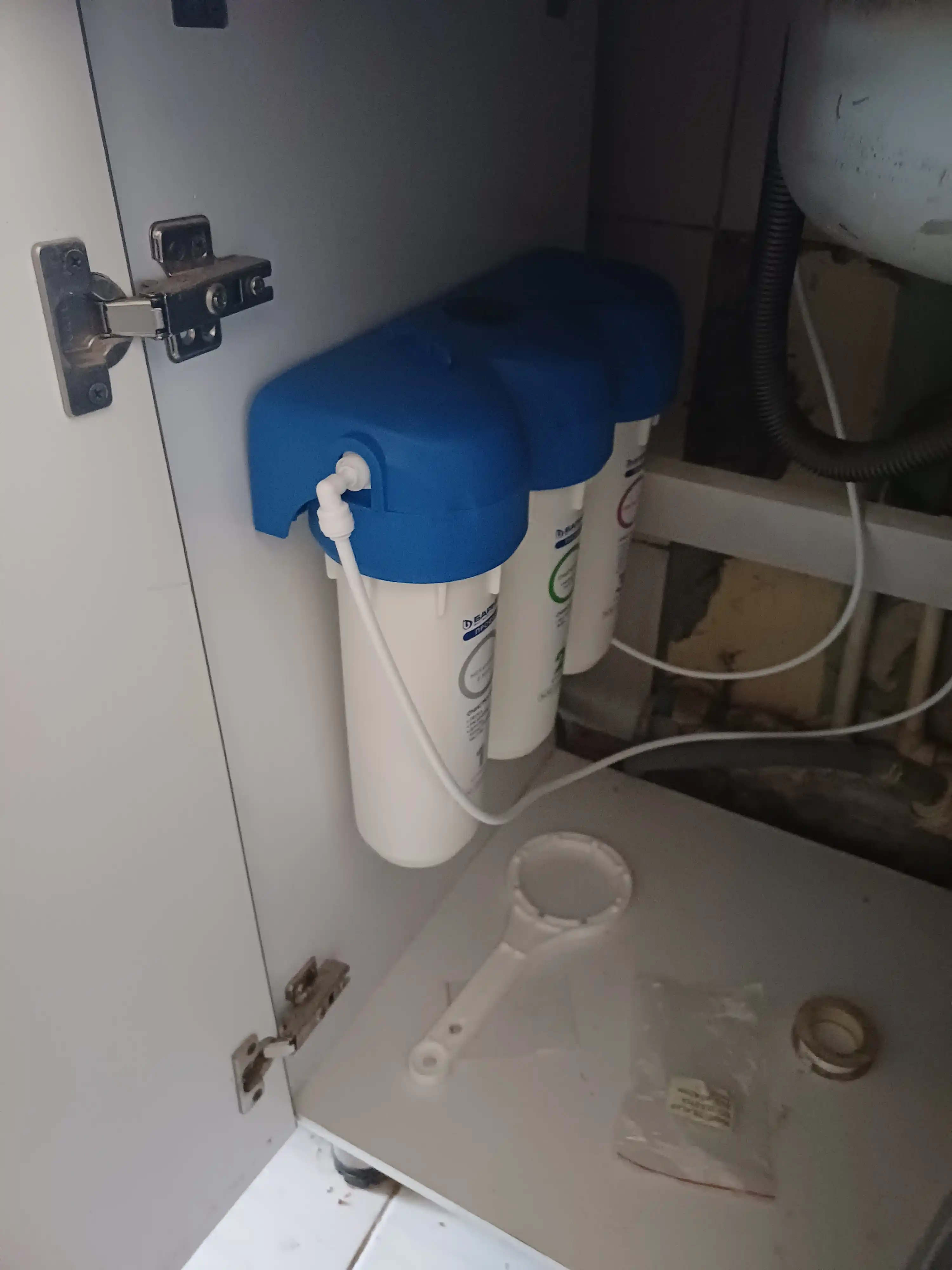 Фильтр для воды от накипи и жесткой воды, с краном Барьер Профи, 3 ступени