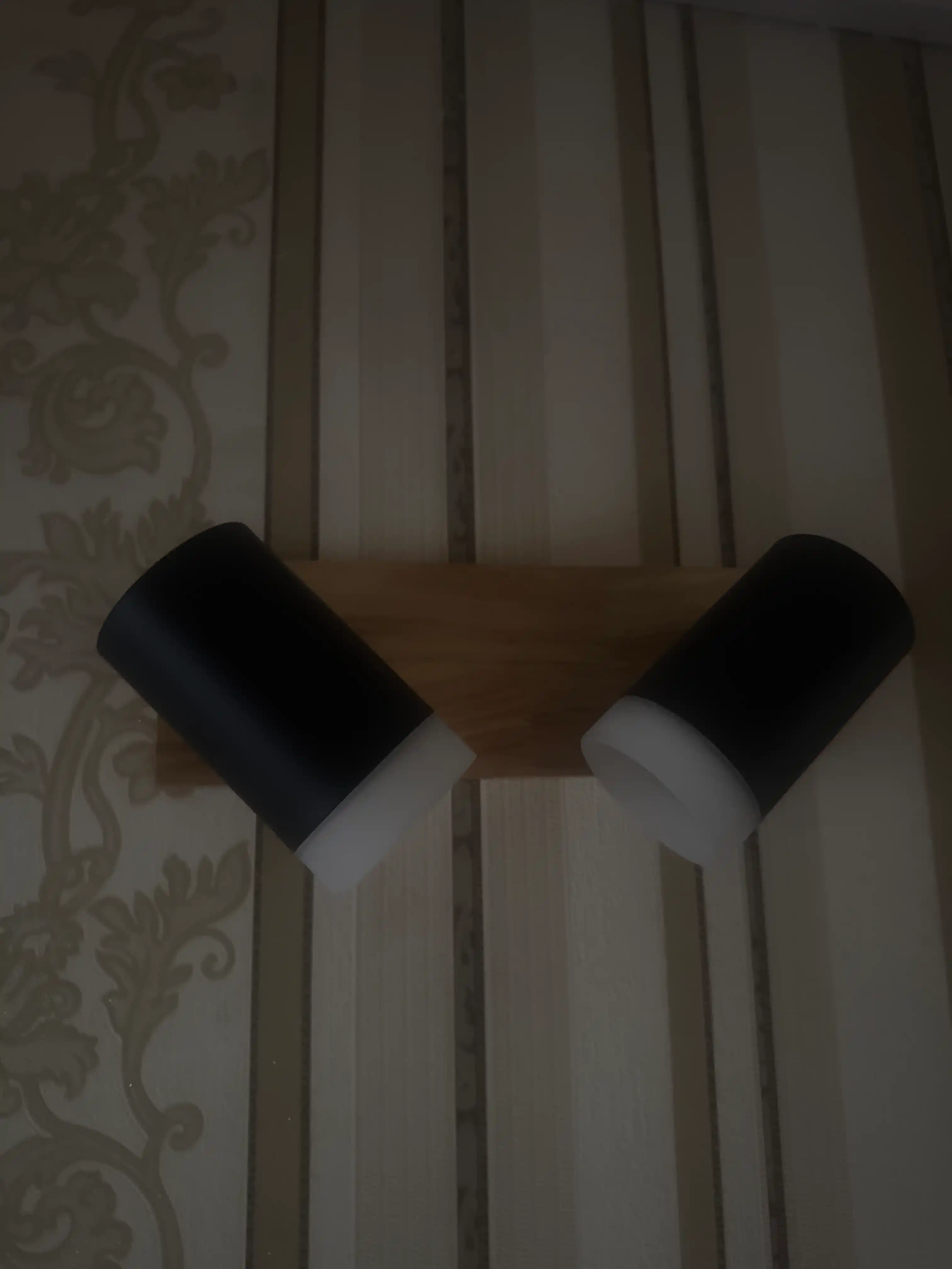 Devoriy yoritgich bra yog'ochli qo'shaloq svetodiodli loft yotoqxona dahliz uchun LED