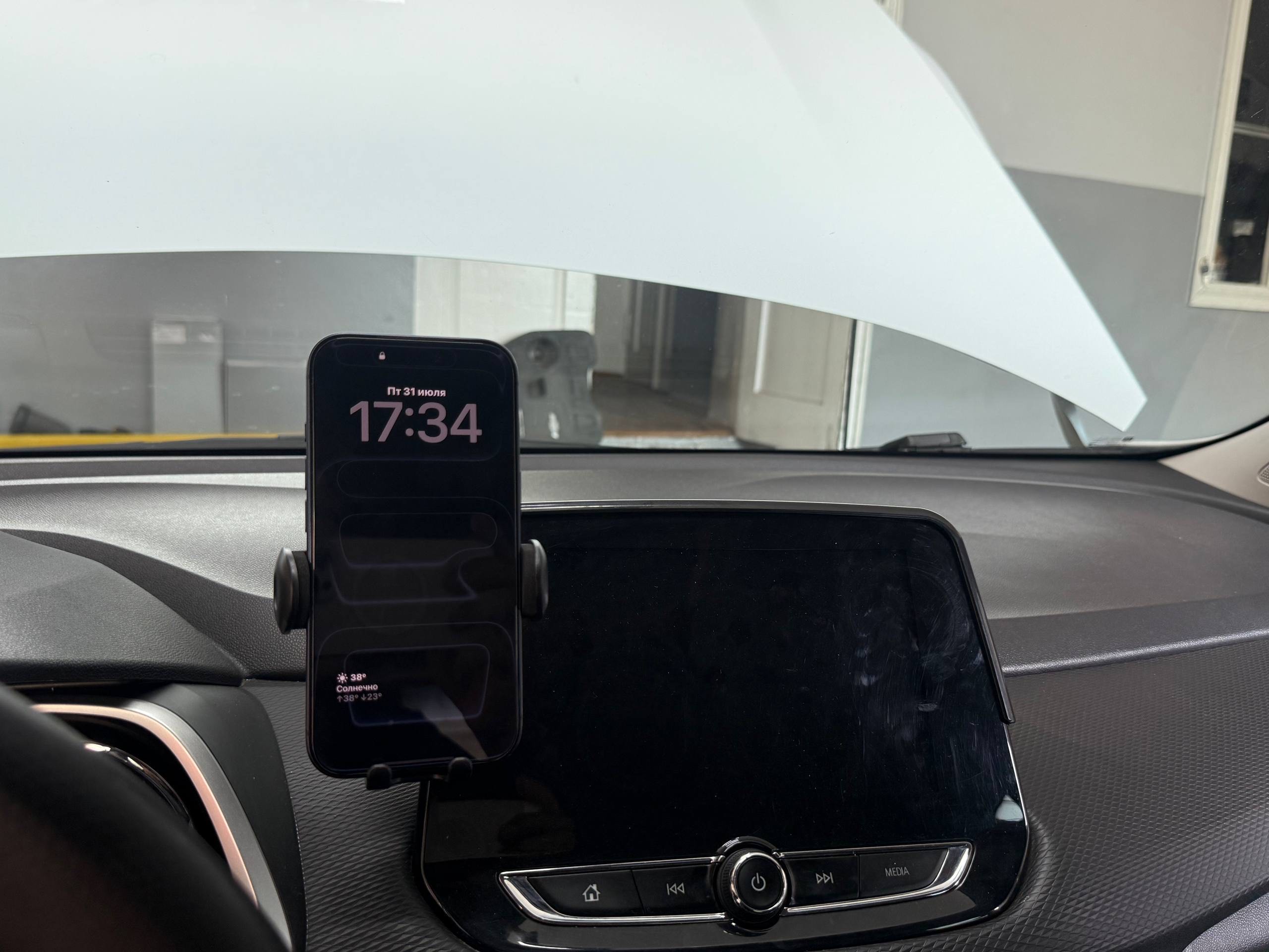 Onix Tracker uchun telefon tutqichi.monitor holder, telefon ushlagichi, onix patstafka,