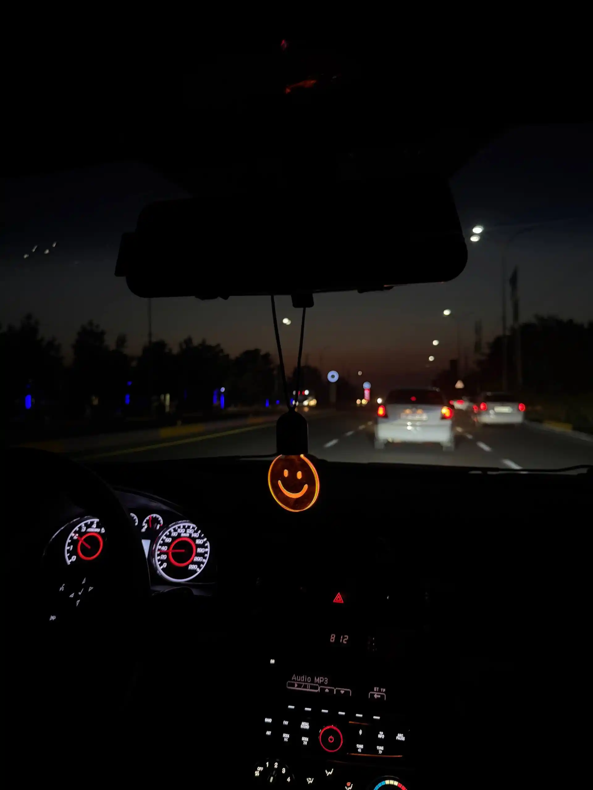 Декоративная подвеска в виде улыбки, автомобильная, подходит в качестве подарка