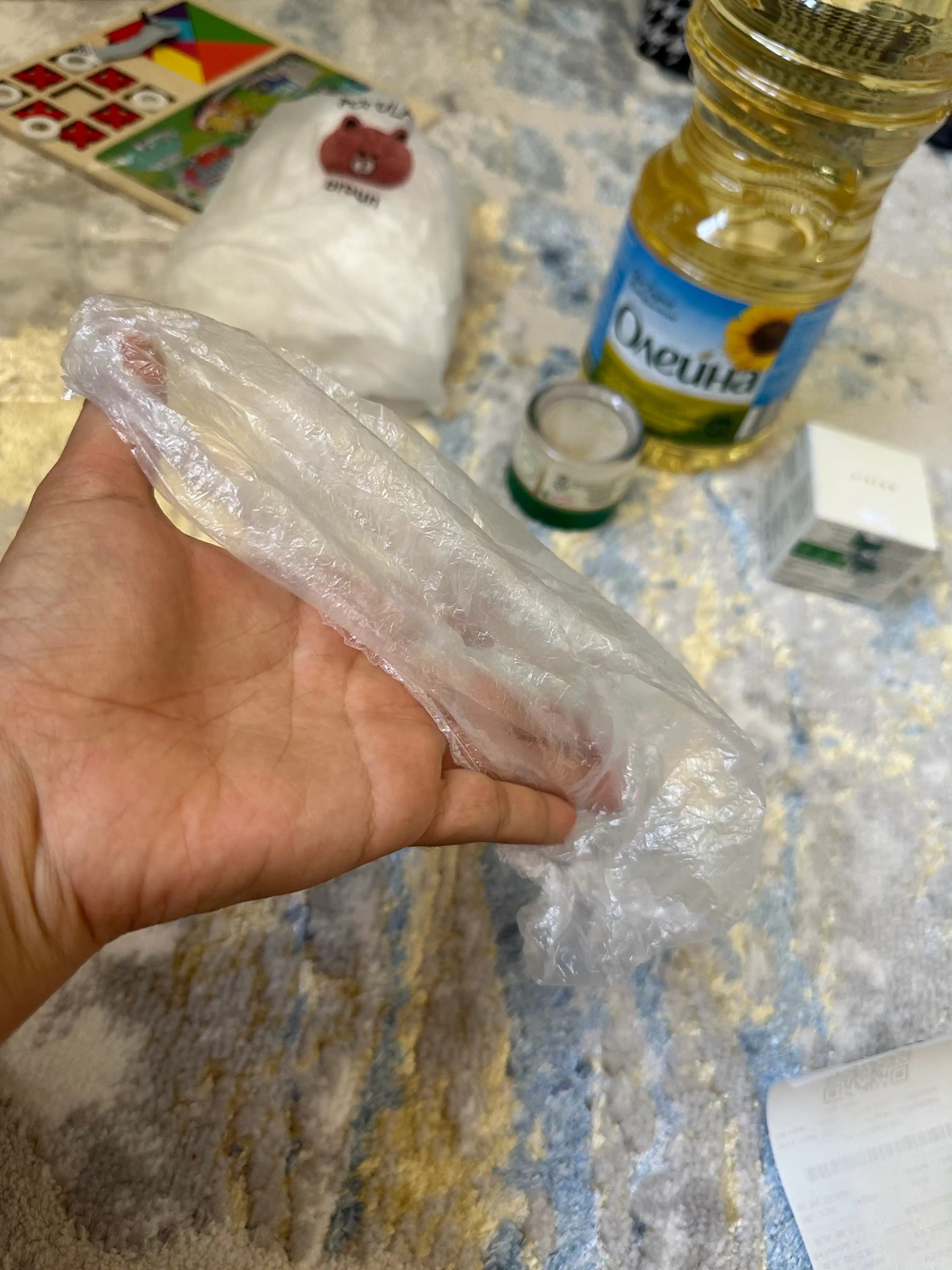 Oziq-ovqat mahsulotlarini saqlash uchun ko'p martalik elastik streych paketlar baxila