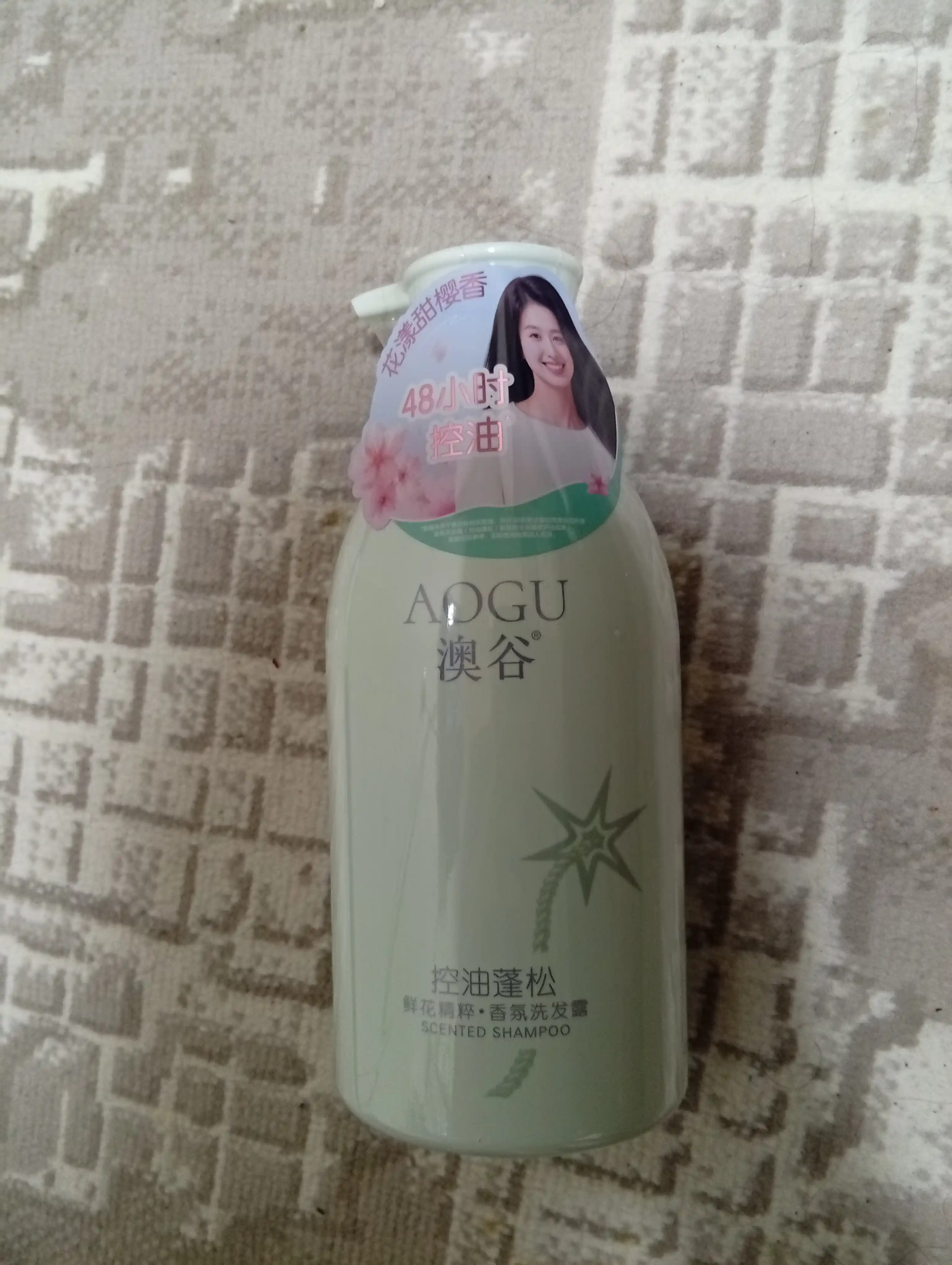 AOGU Flower Bomb shampun, 550 ml