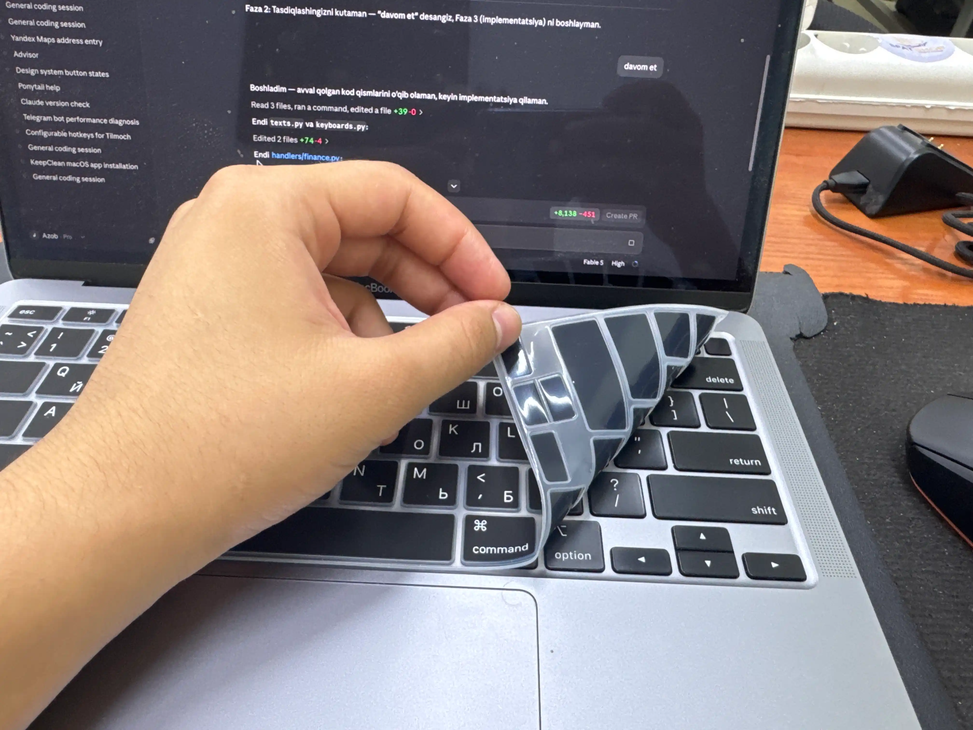 Пленка/наклейка на клавиатуру с русской раскладкой для Macbook Air/Pro/13.3/13.6/M1/M2