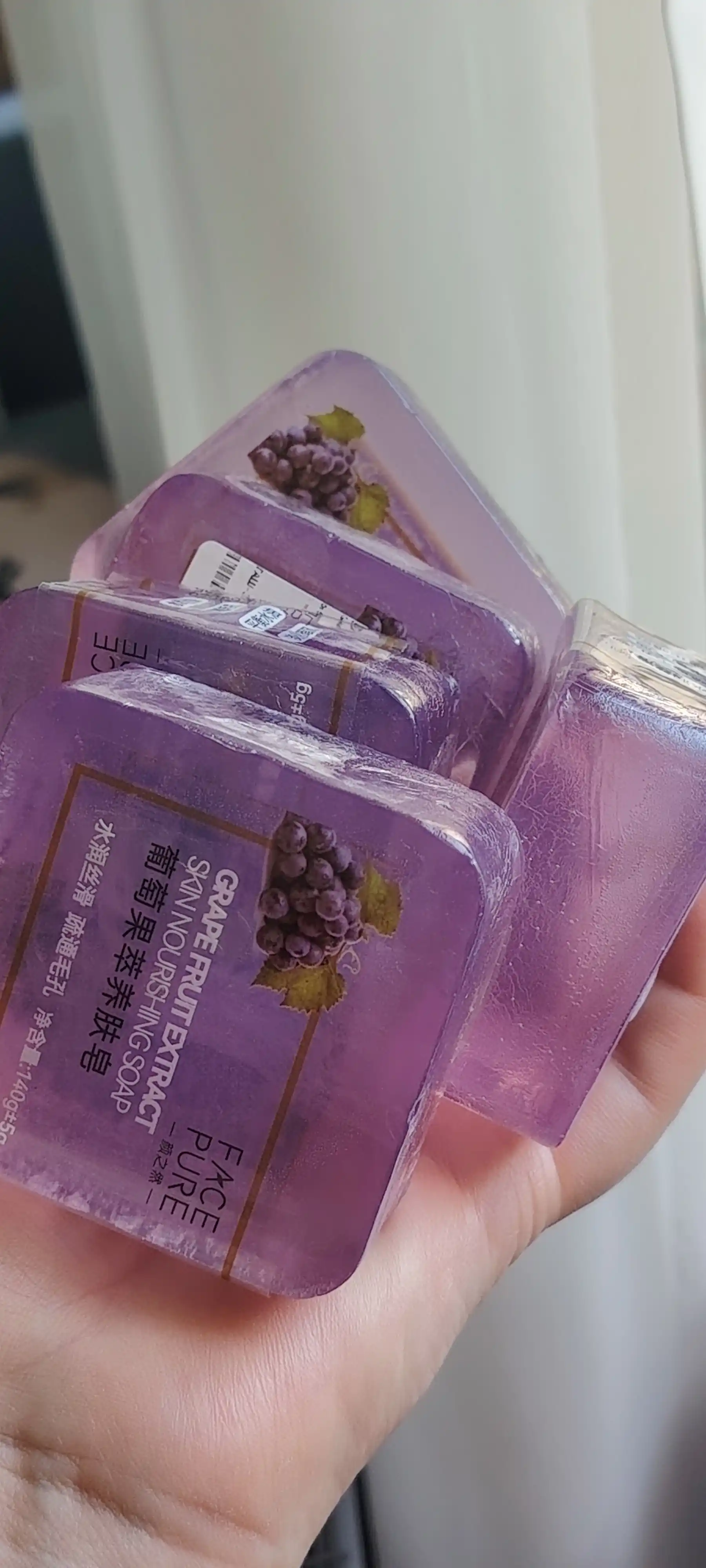 Parfyumli va shaffof sovun, aminokislotalar bilan 140g namlovchi, 5 xil xushbo‘y xid bilan