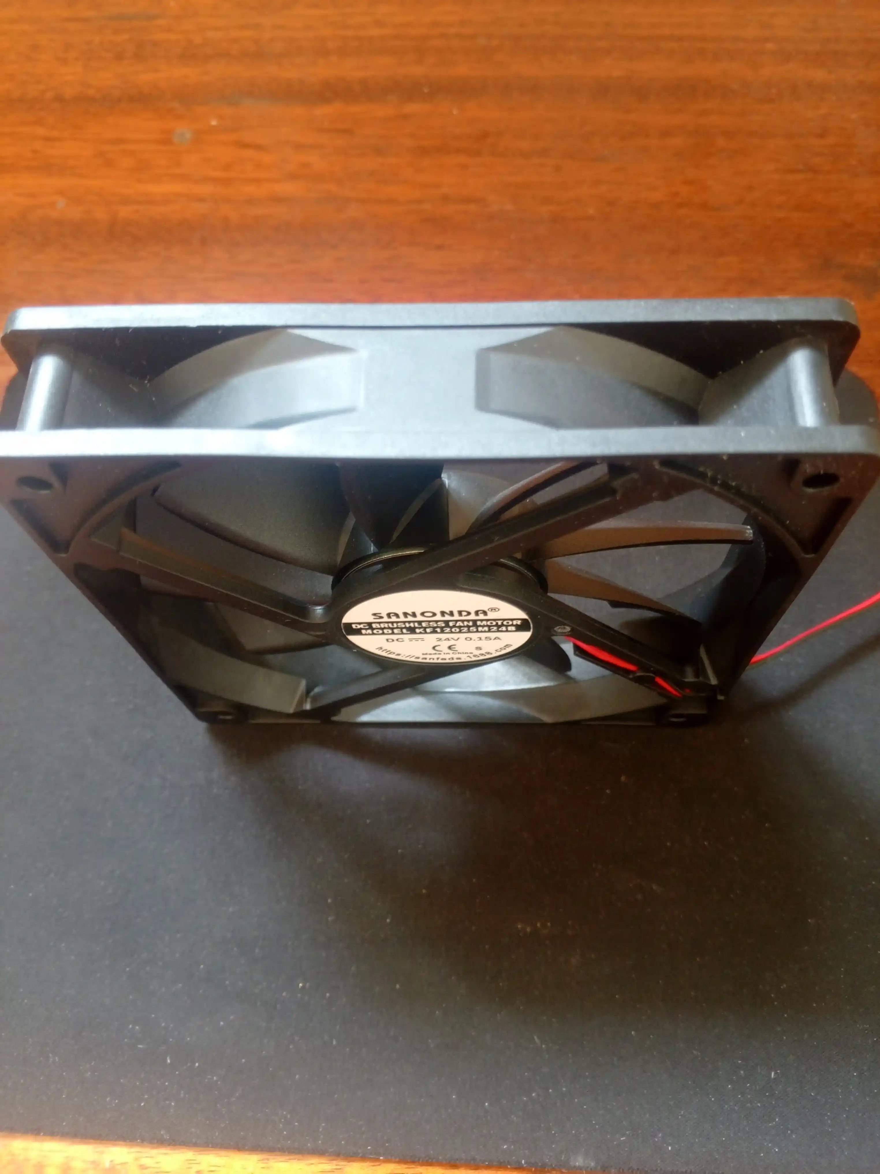 SANONDA  sovutish ventilyatori 120×120×25 mm, 24V DC, 0.15A, cho‘tkasiz motor, 2-pin