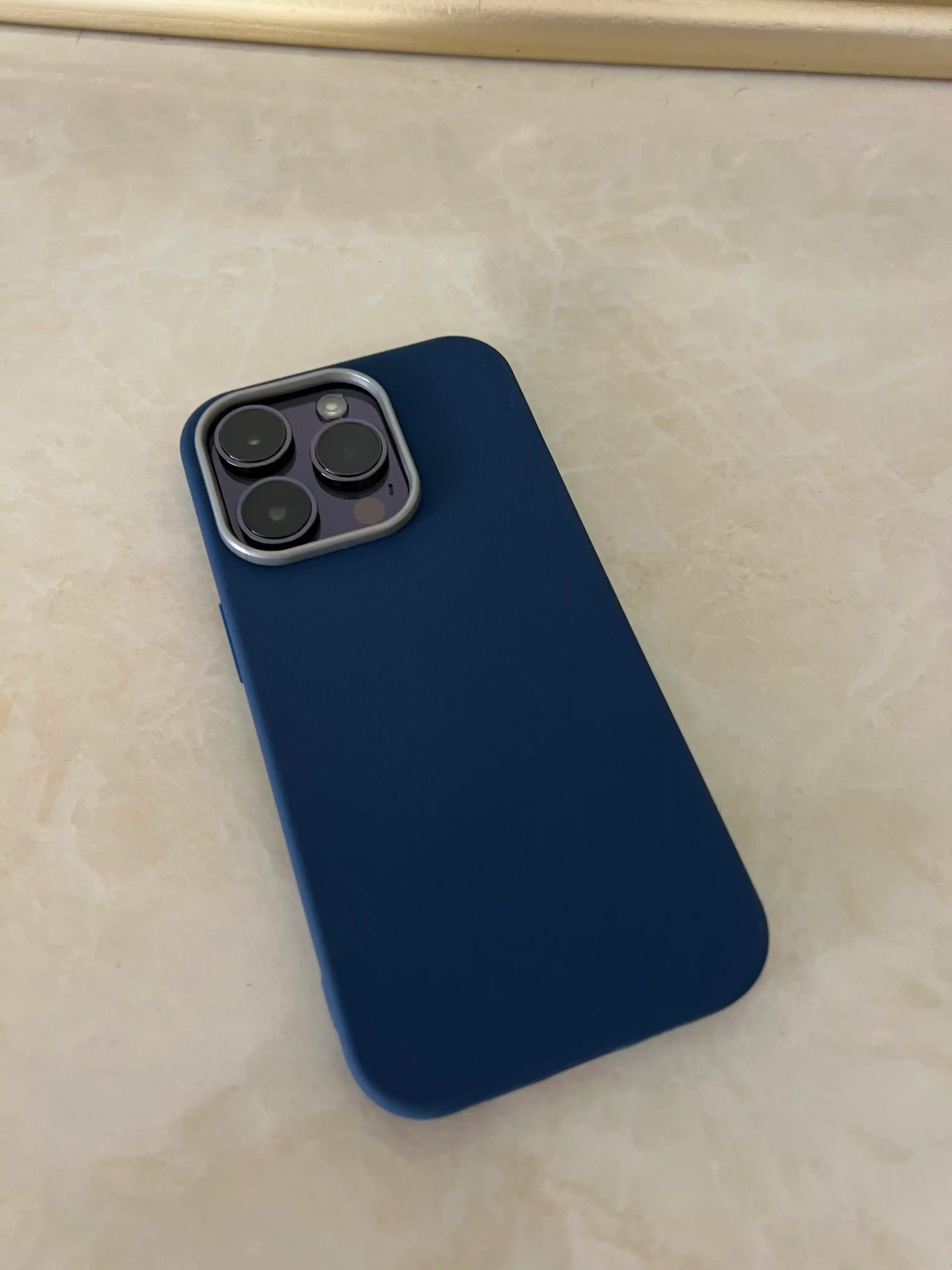 IPhone X, 11, 12, 13, 14, 15, 16, 17 uchun silikon g'ilof, matoviy, kamera himoyasi bilan