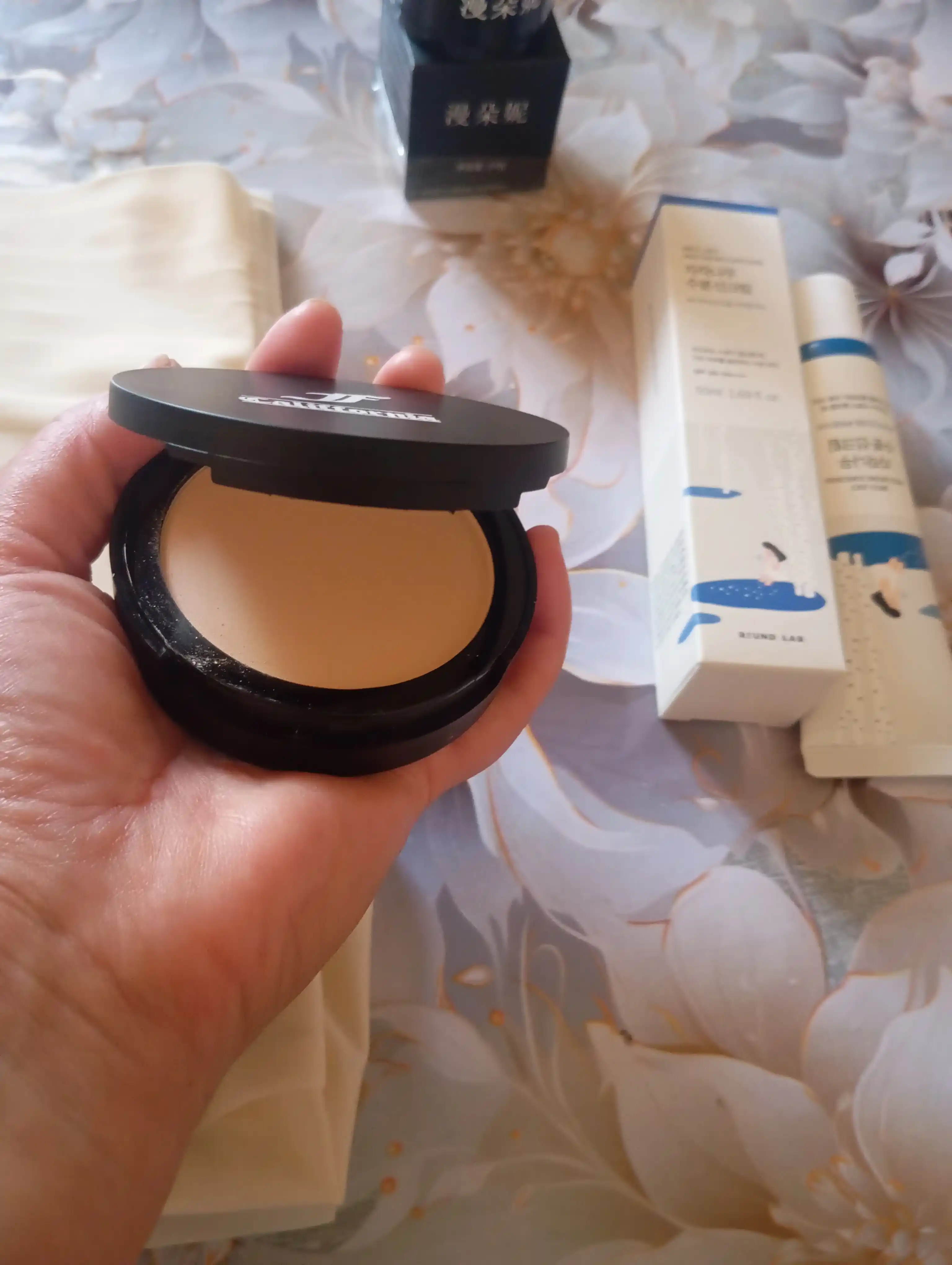 Califor Velvet Matte пудра для лица матирующая, компактная 3 in 1, фиксирующая макияж
