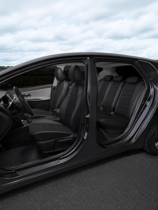 Hyundai Solaris uchun "Avtopilot" eko-charmdan yasalgan avtomobil qoplamalar