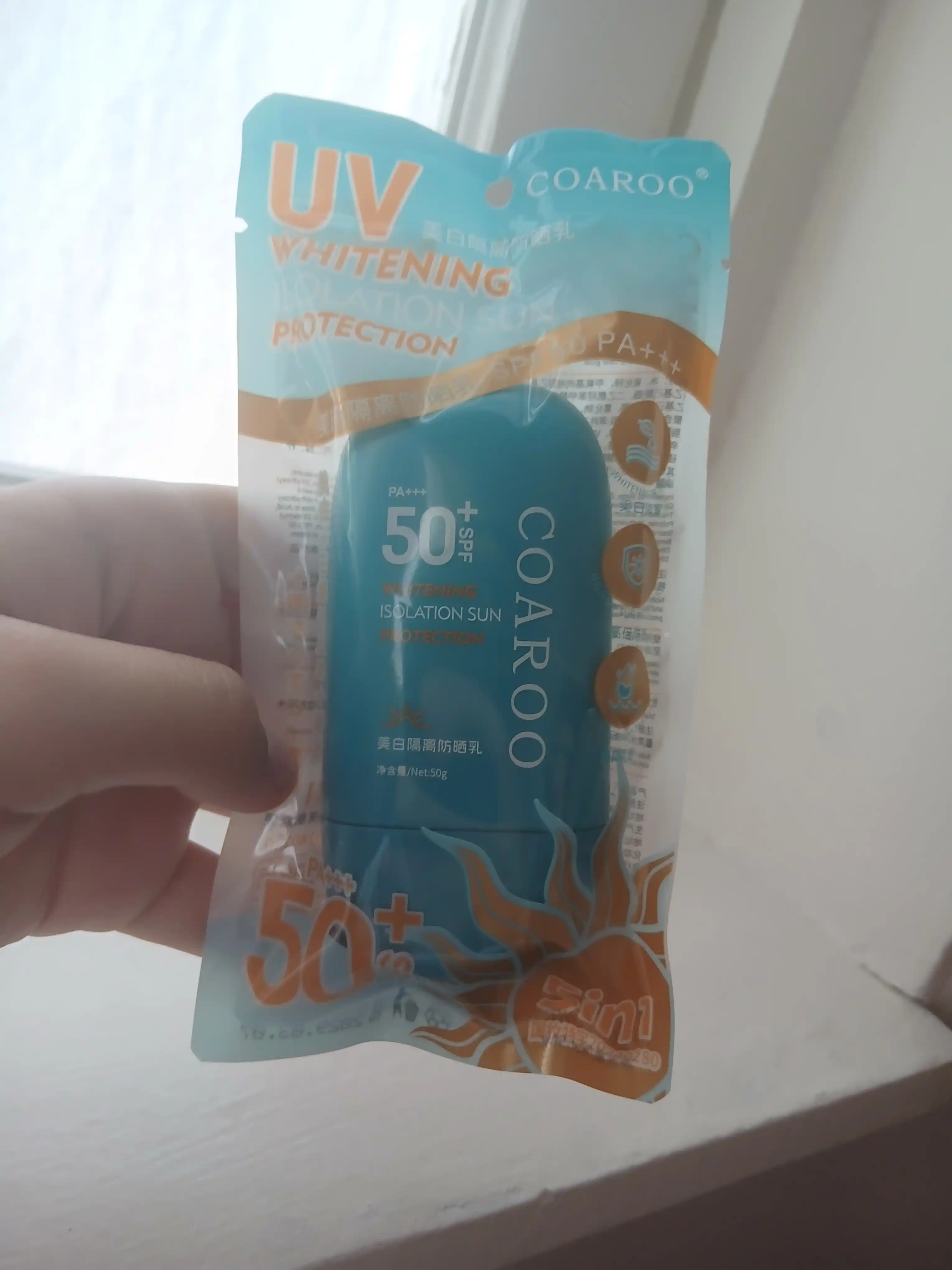Yuz uchun SPF 50 namlantiruvchi quyoshdan himoyalovchi krem
